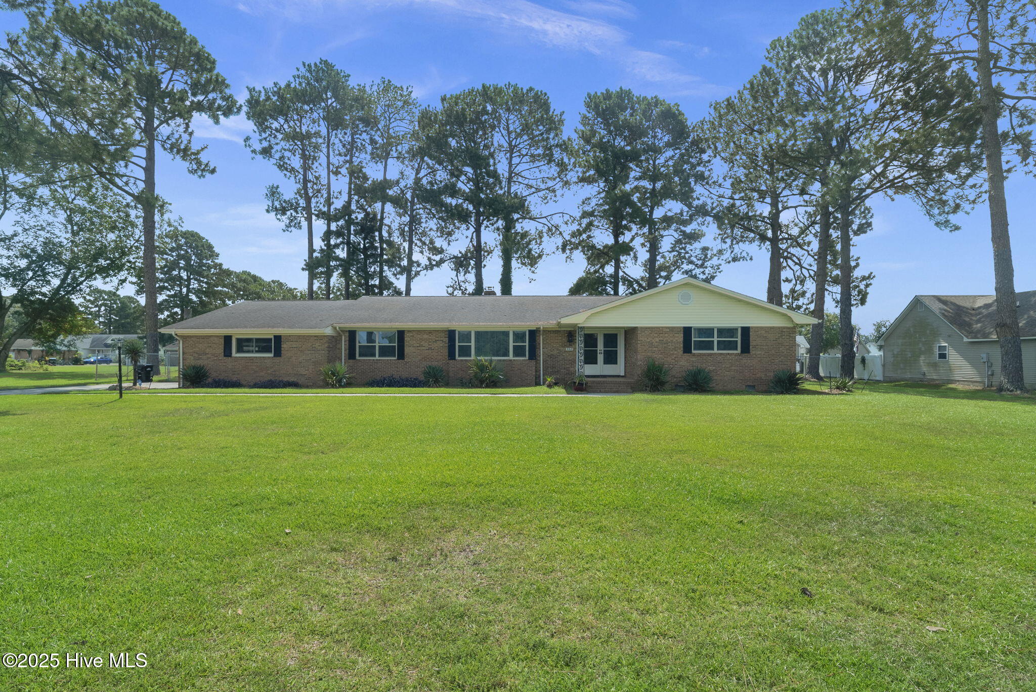 882 Oak Stump Road Property Photo 1