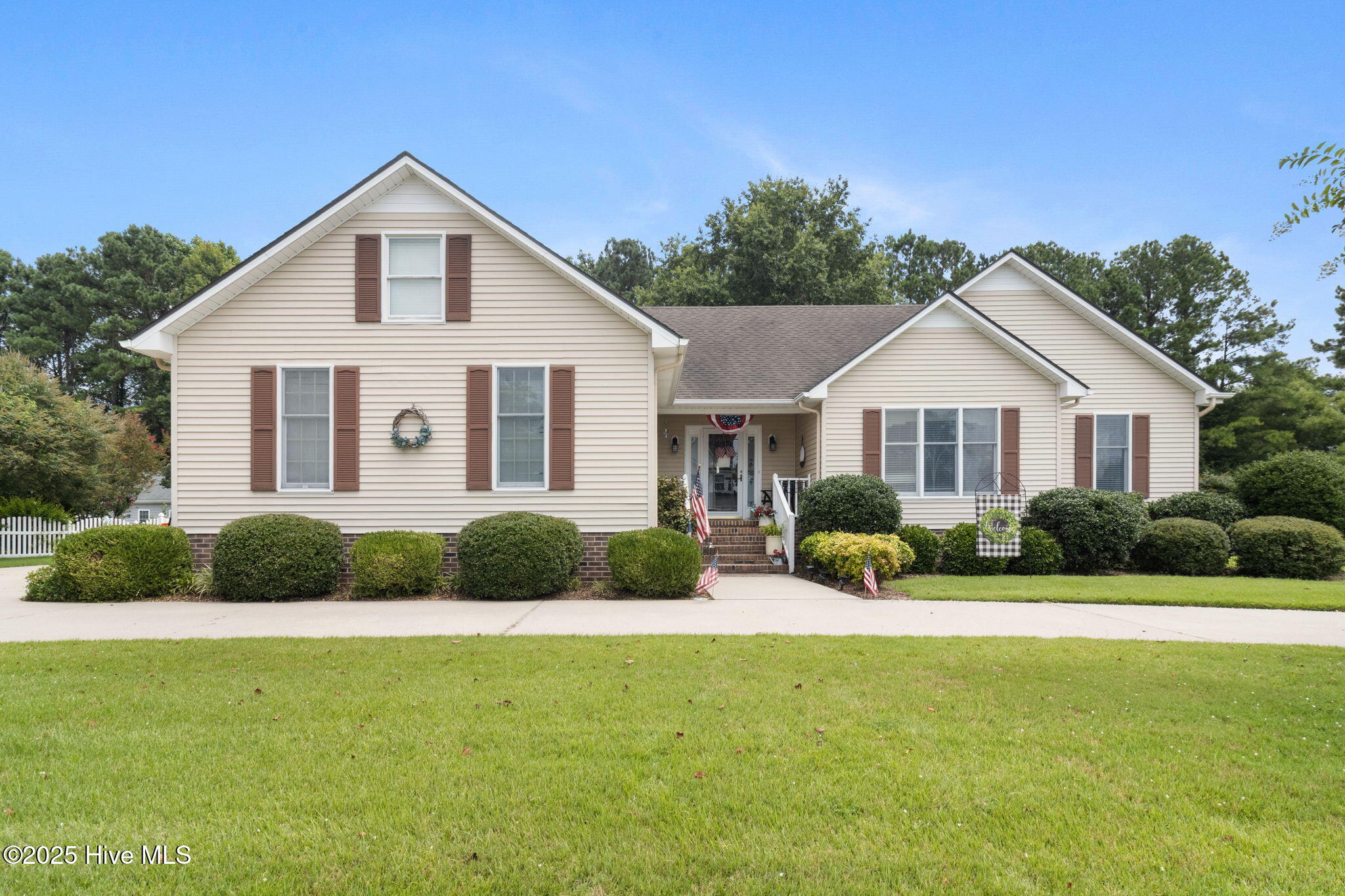 118 Golf Club Drive Property Photo 1