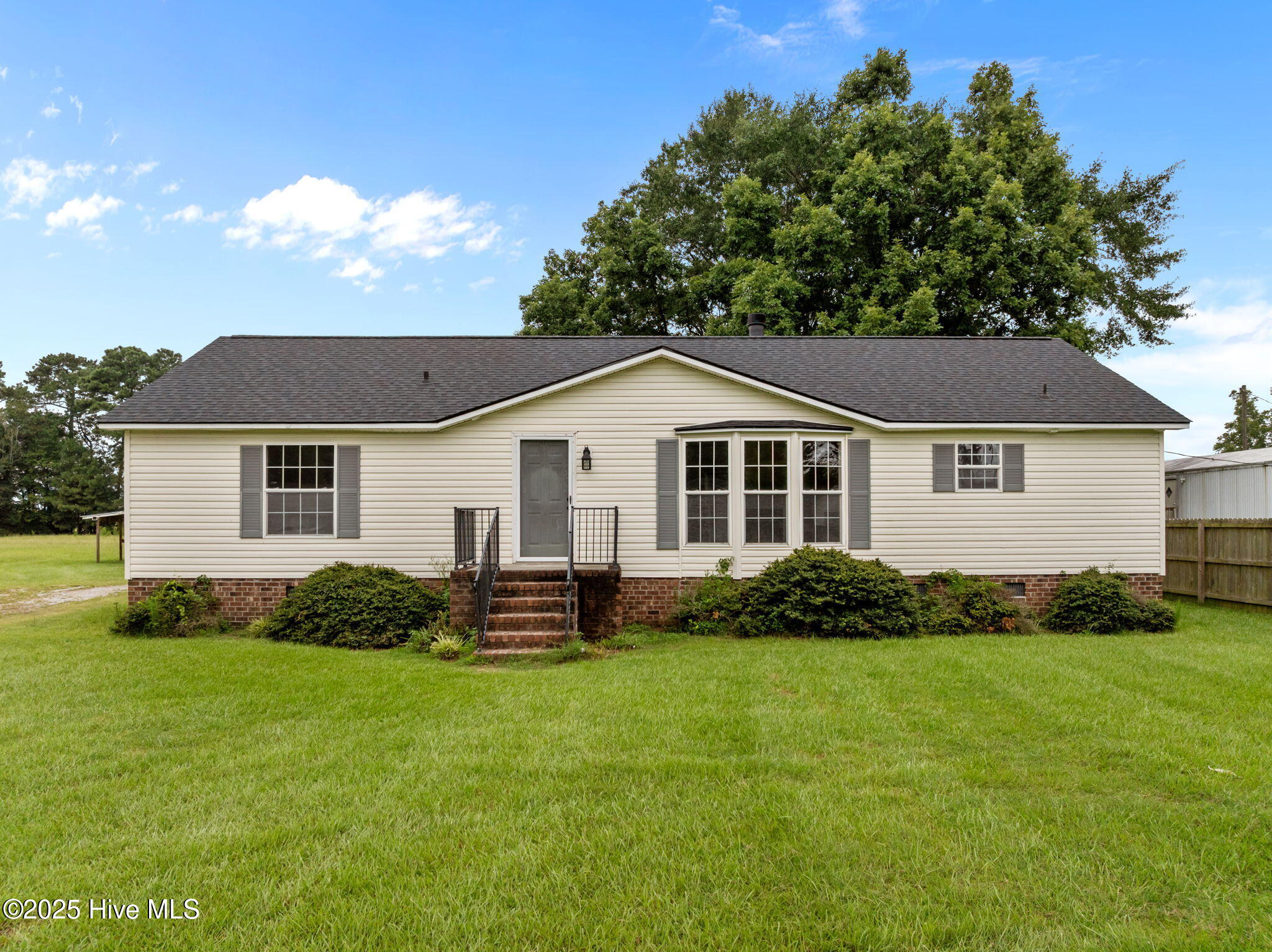 832 Smithtown Road Property Photo 1