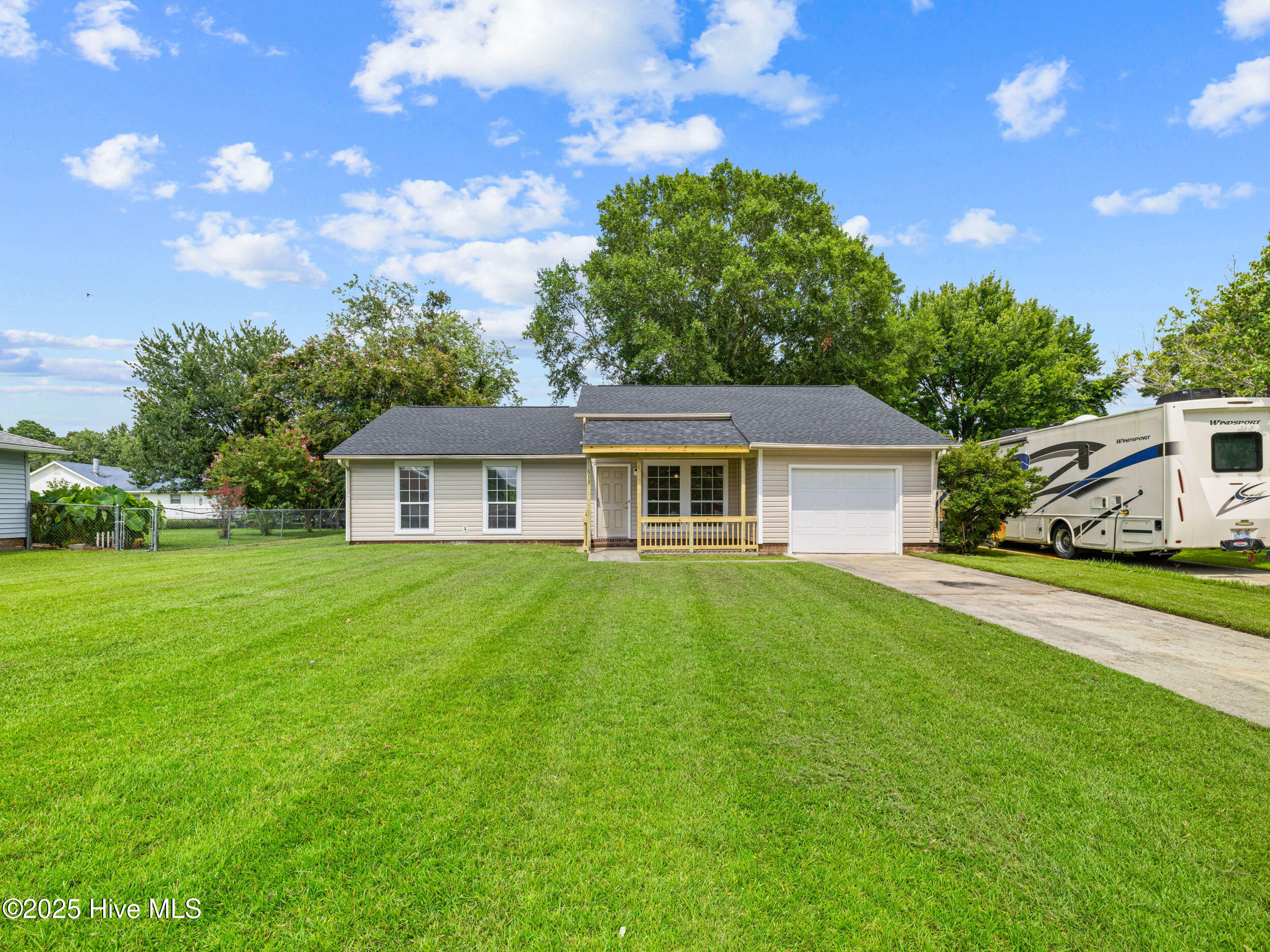 613 Kimberly Lane Property Photo 1