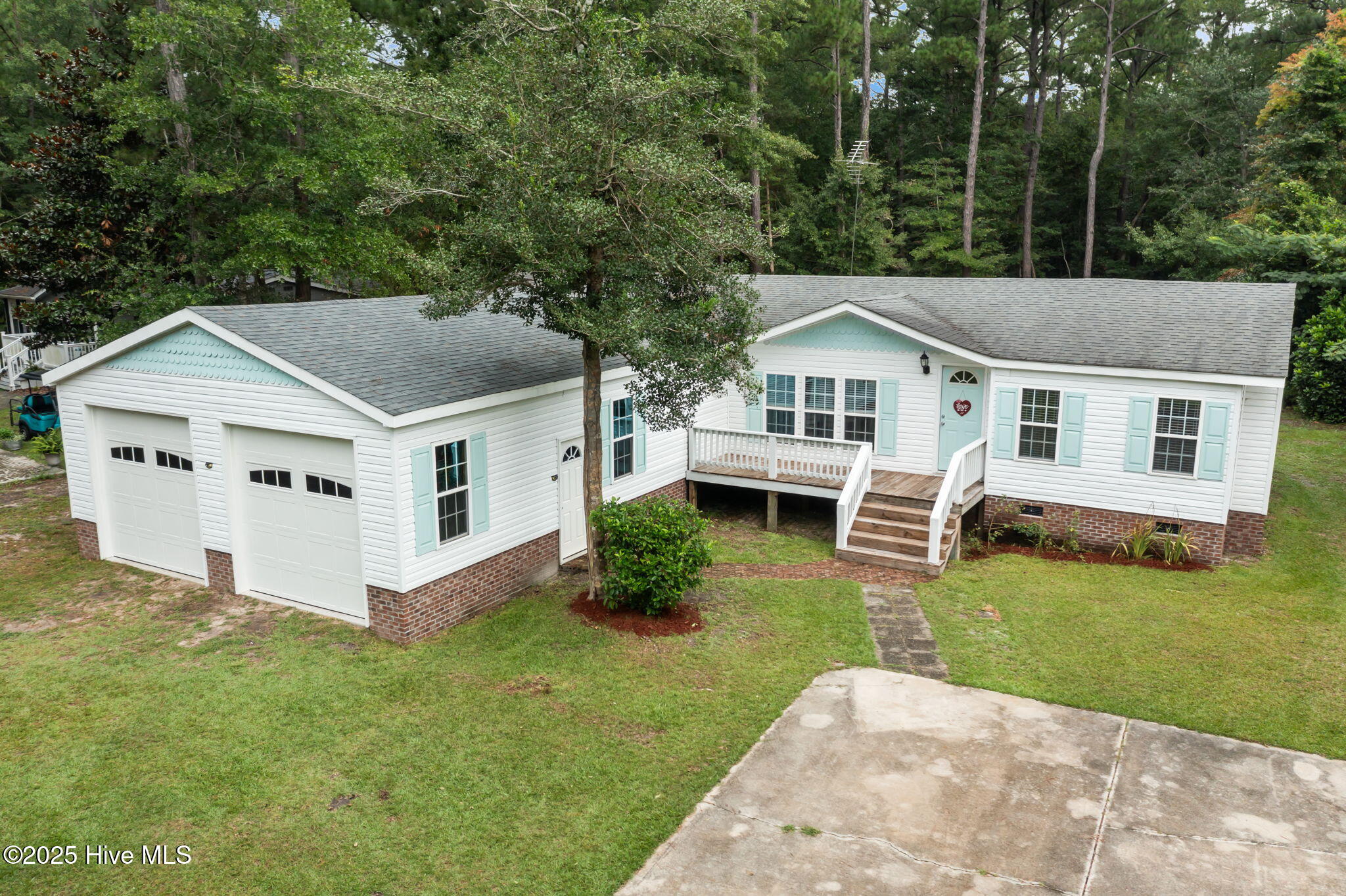 135 Bogue Forest Drive Property Photo 1
