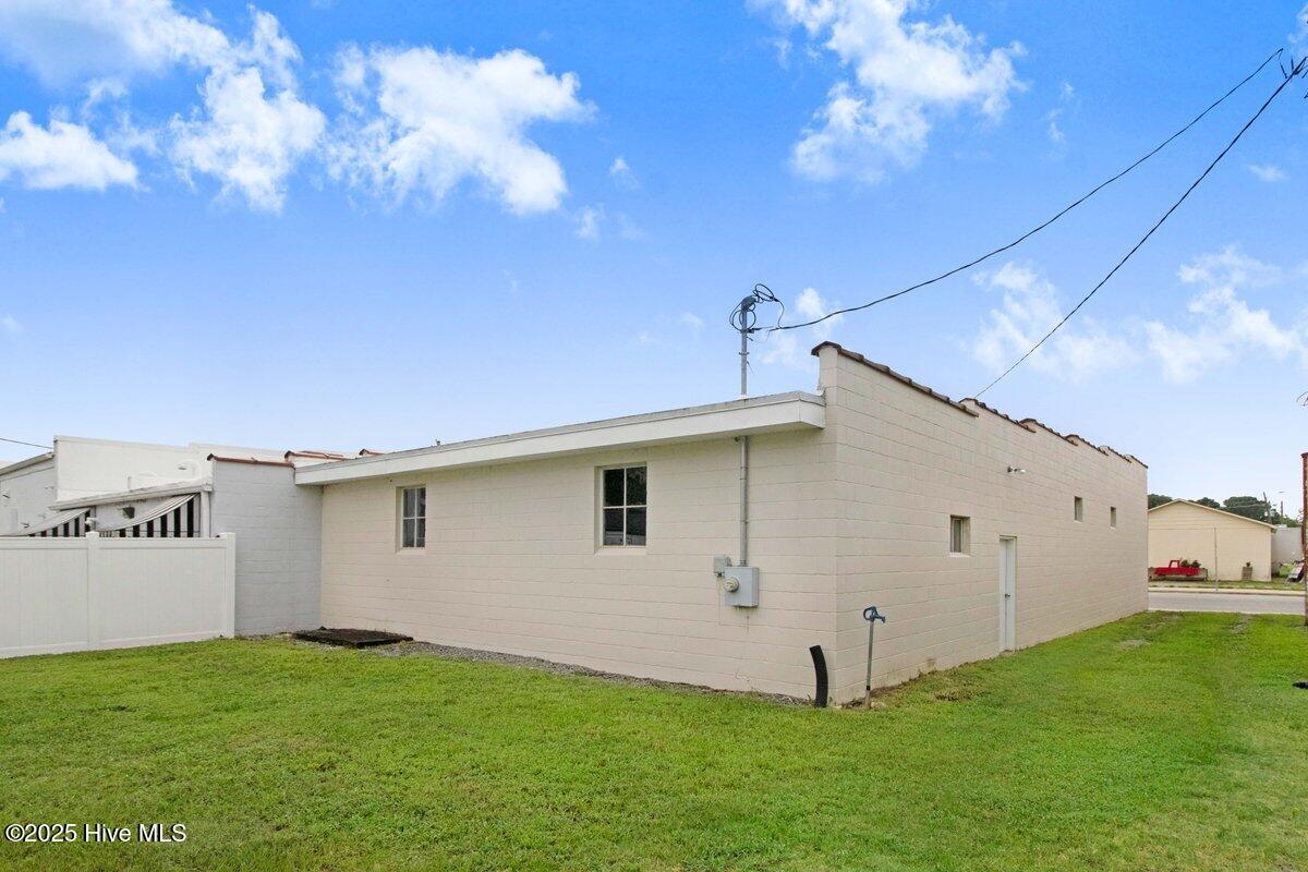 112 S Pine Street Property Photo 5