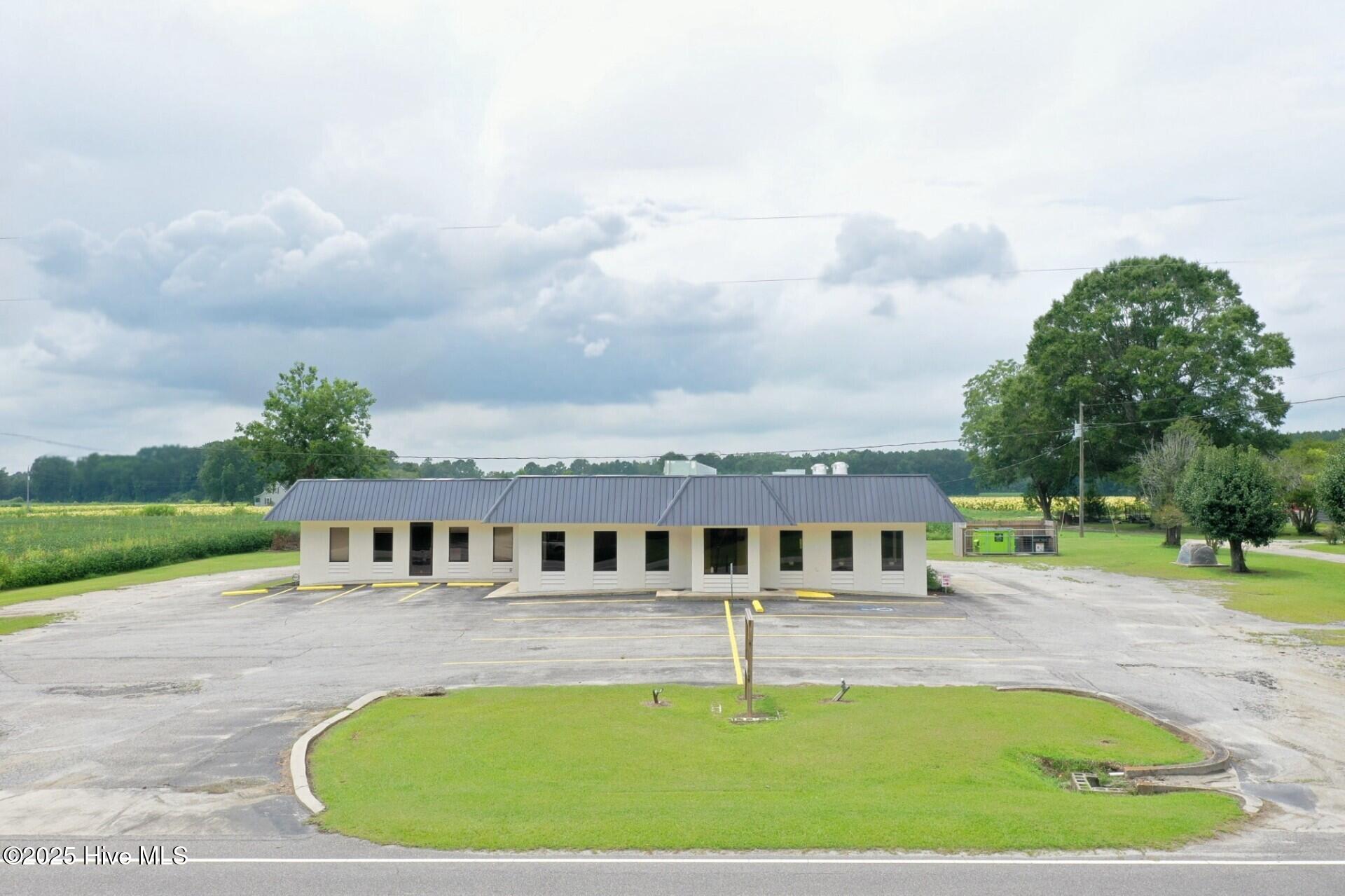 7722 Seven Creeks Highway