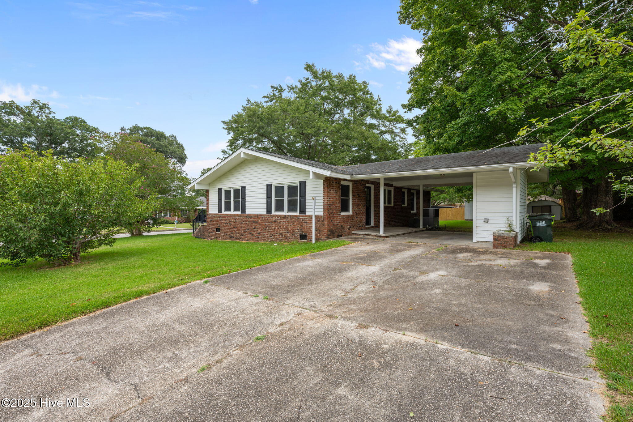 2703 Edgewood Street Property Photo 1