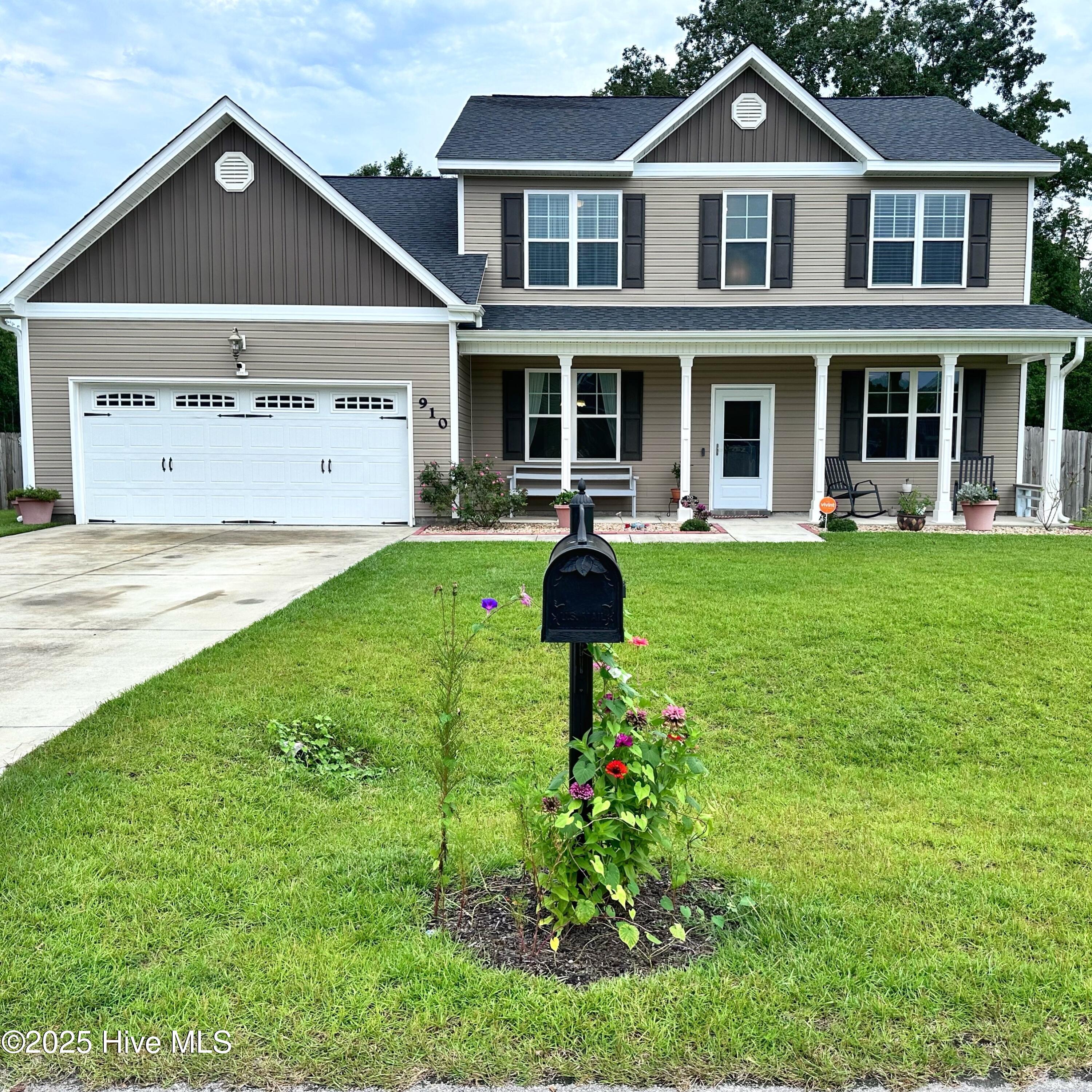 910 Courthouse Crossing Property Photo 1