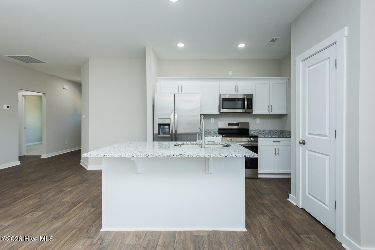 148 Ambergate Court Property Photo 3