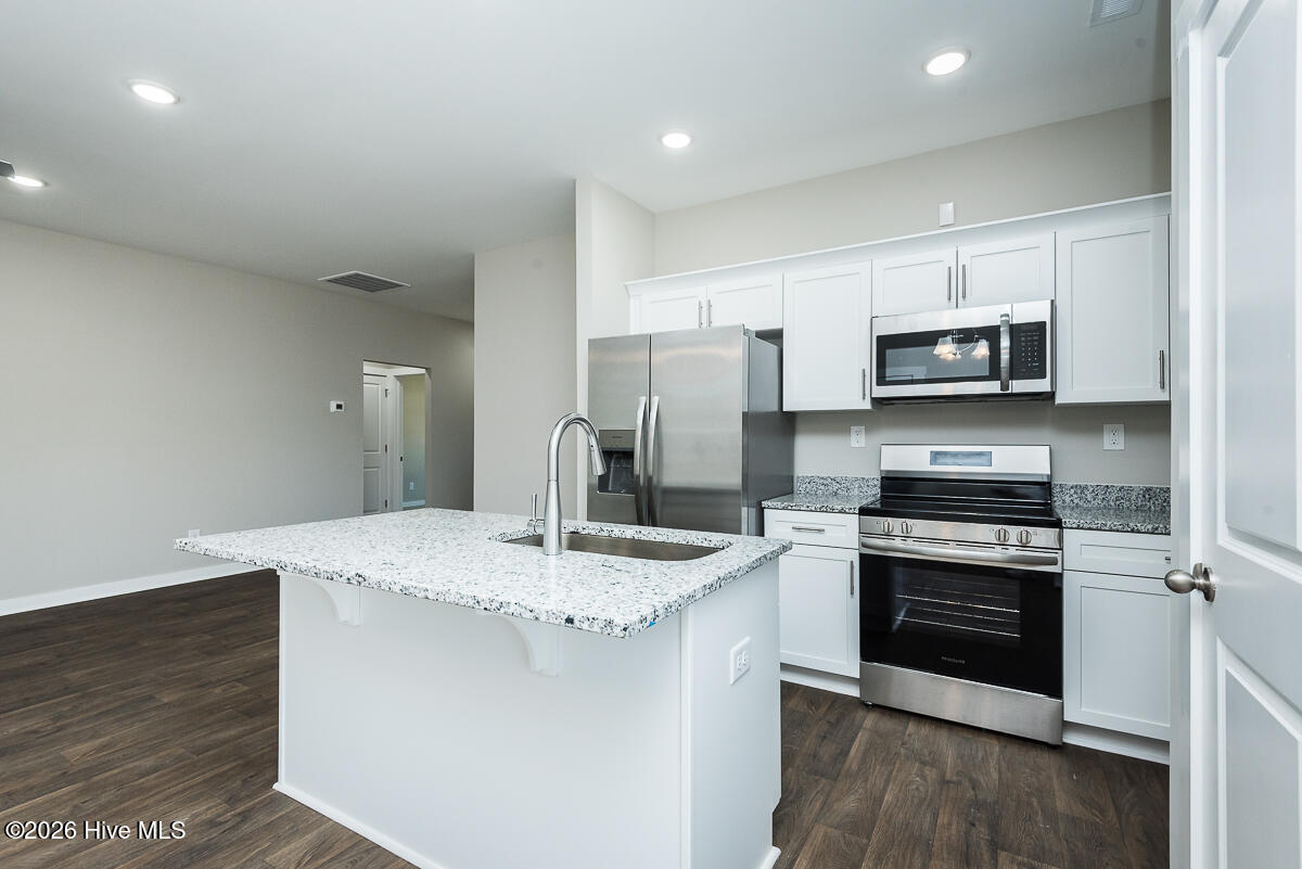 148 Ambergate Court Property Photo 4