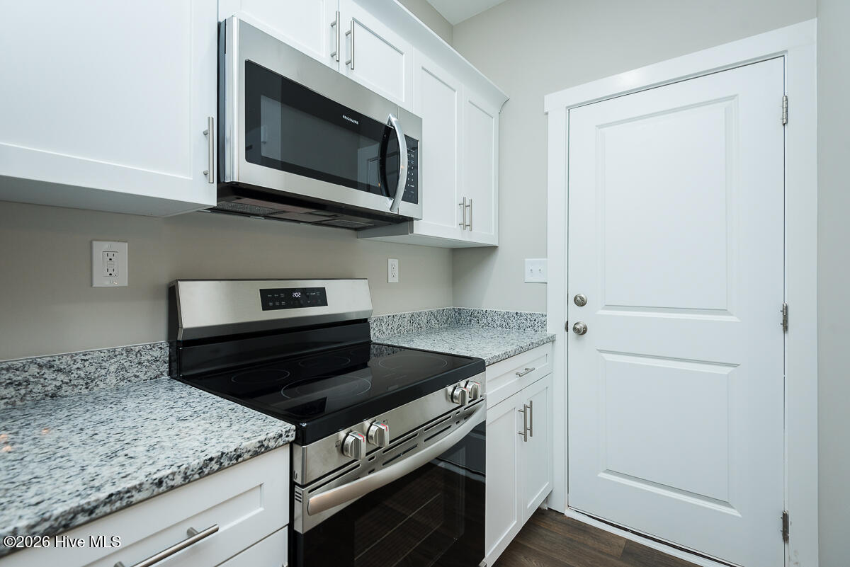 148 Ambergate Court Property Photo 6