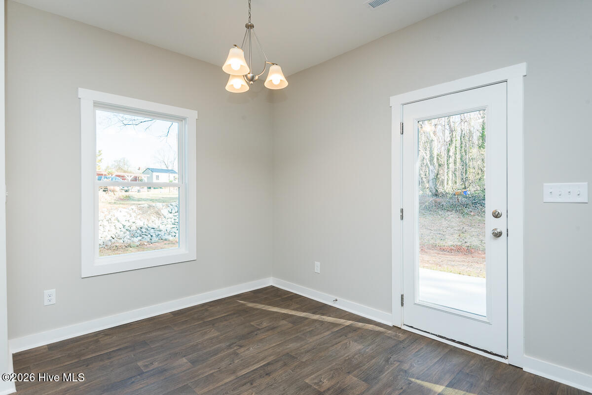 148 Ambergate Court Property Photo 10