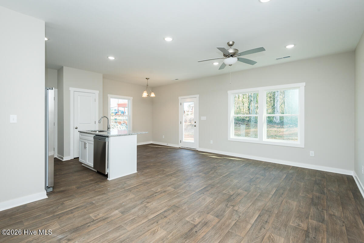 148 Ambergate Court Property Photo 11
