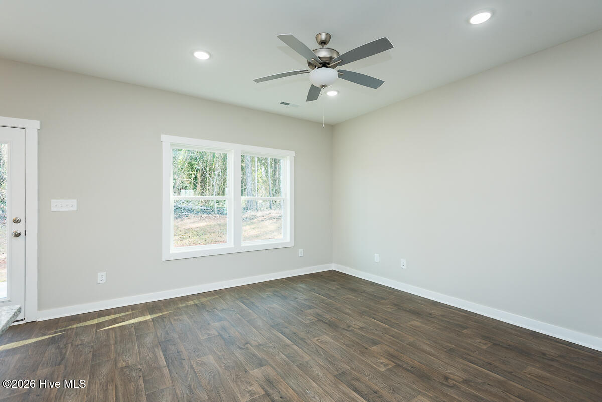 148 Ambergate Court Property Photo 13