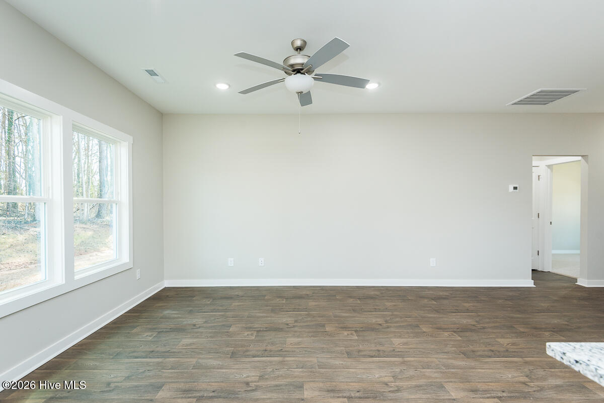 148 Ambergate Court Property Photo 14