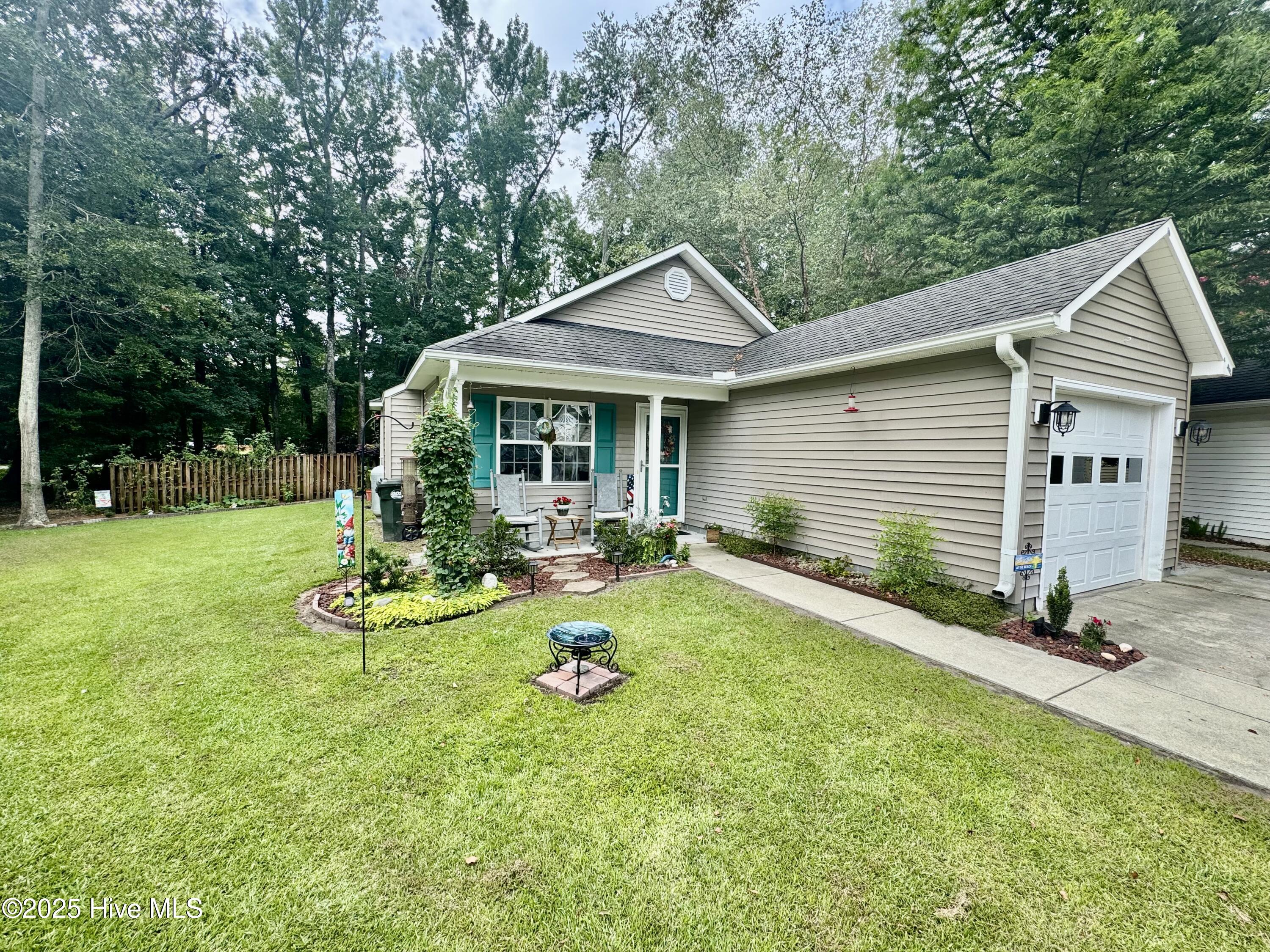 934 Dickinson Court Property Photo 1