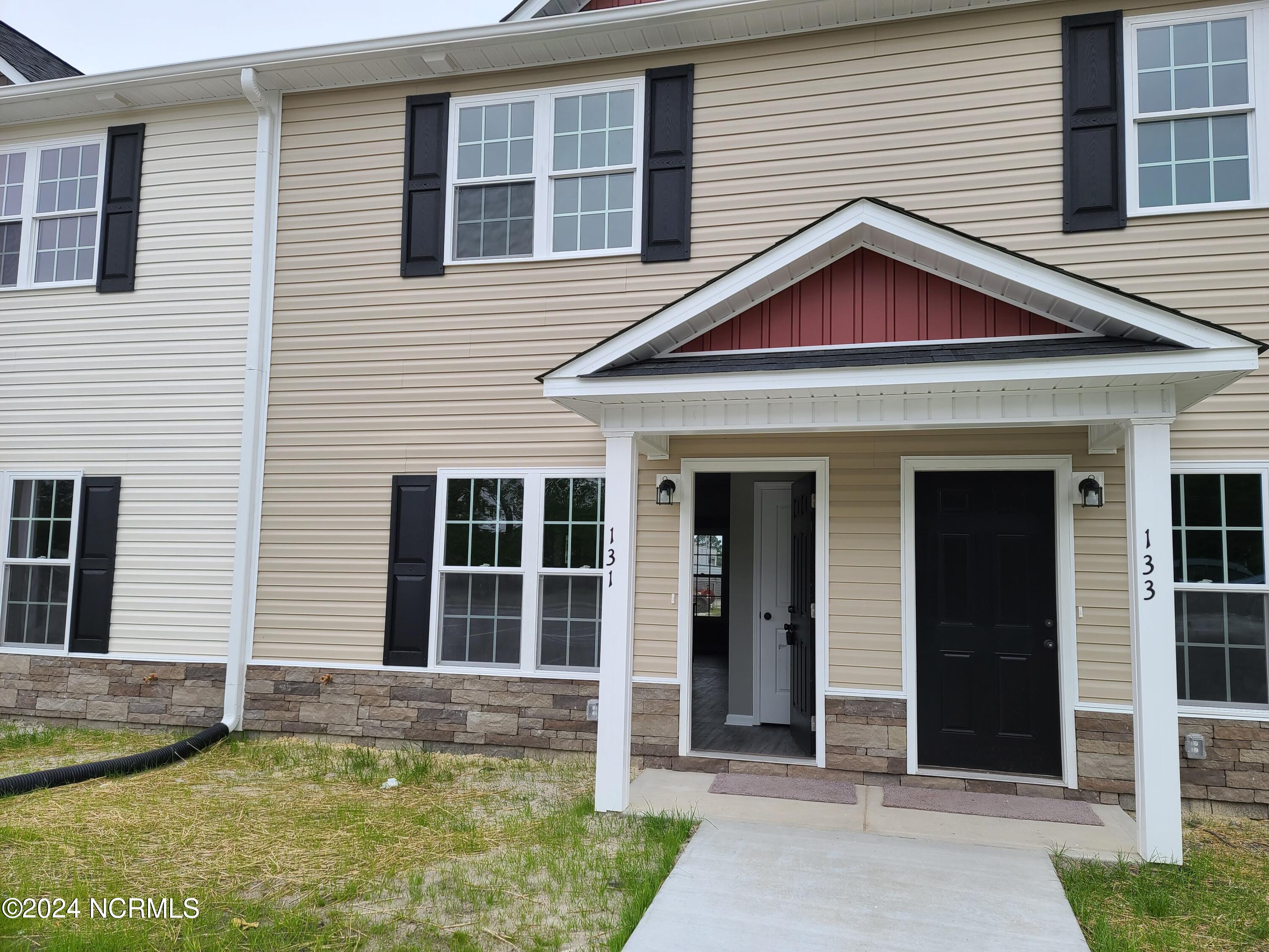 135 Cornerstone Drive Property Photo 1