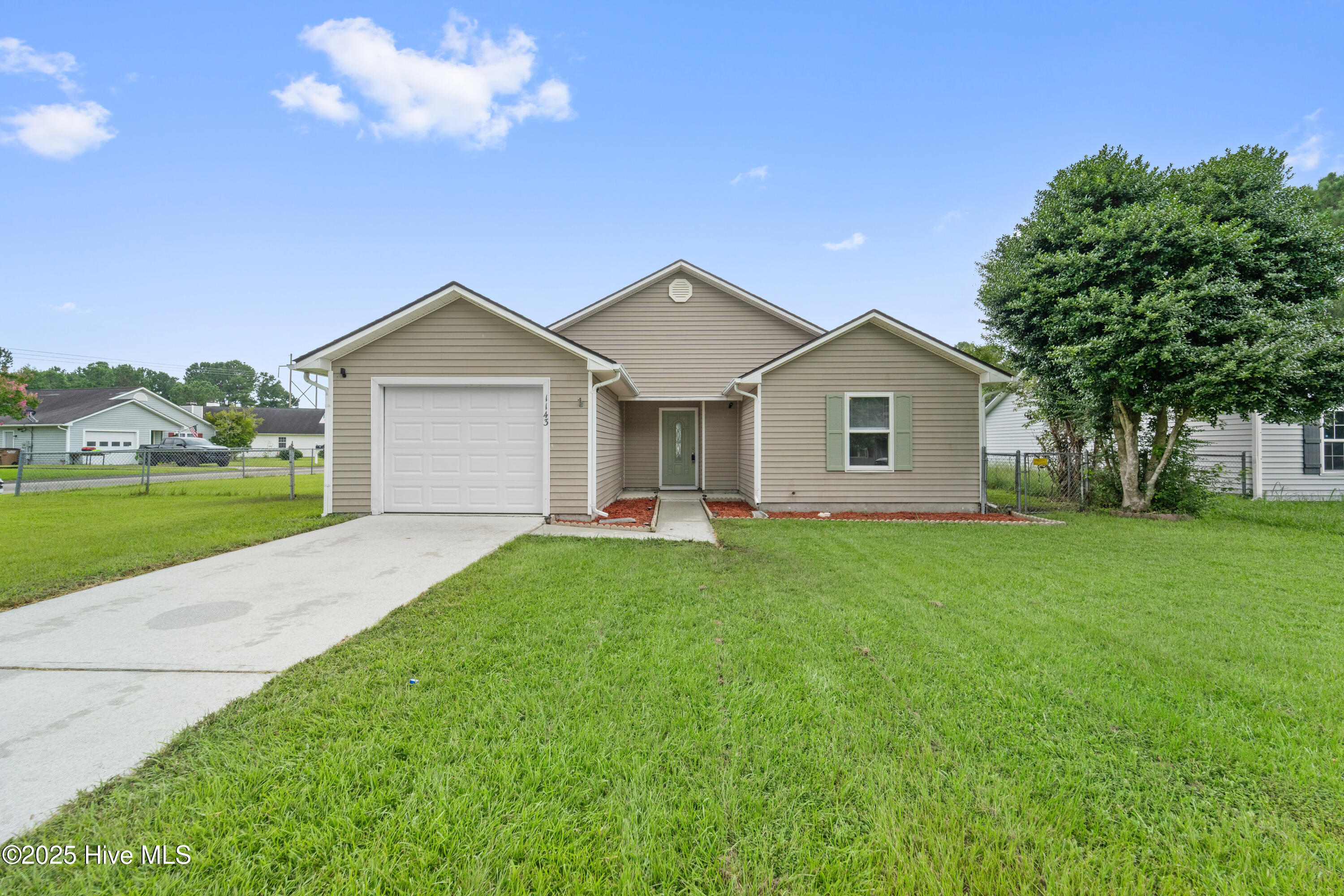 1143 Pearl Court Property Photo 1