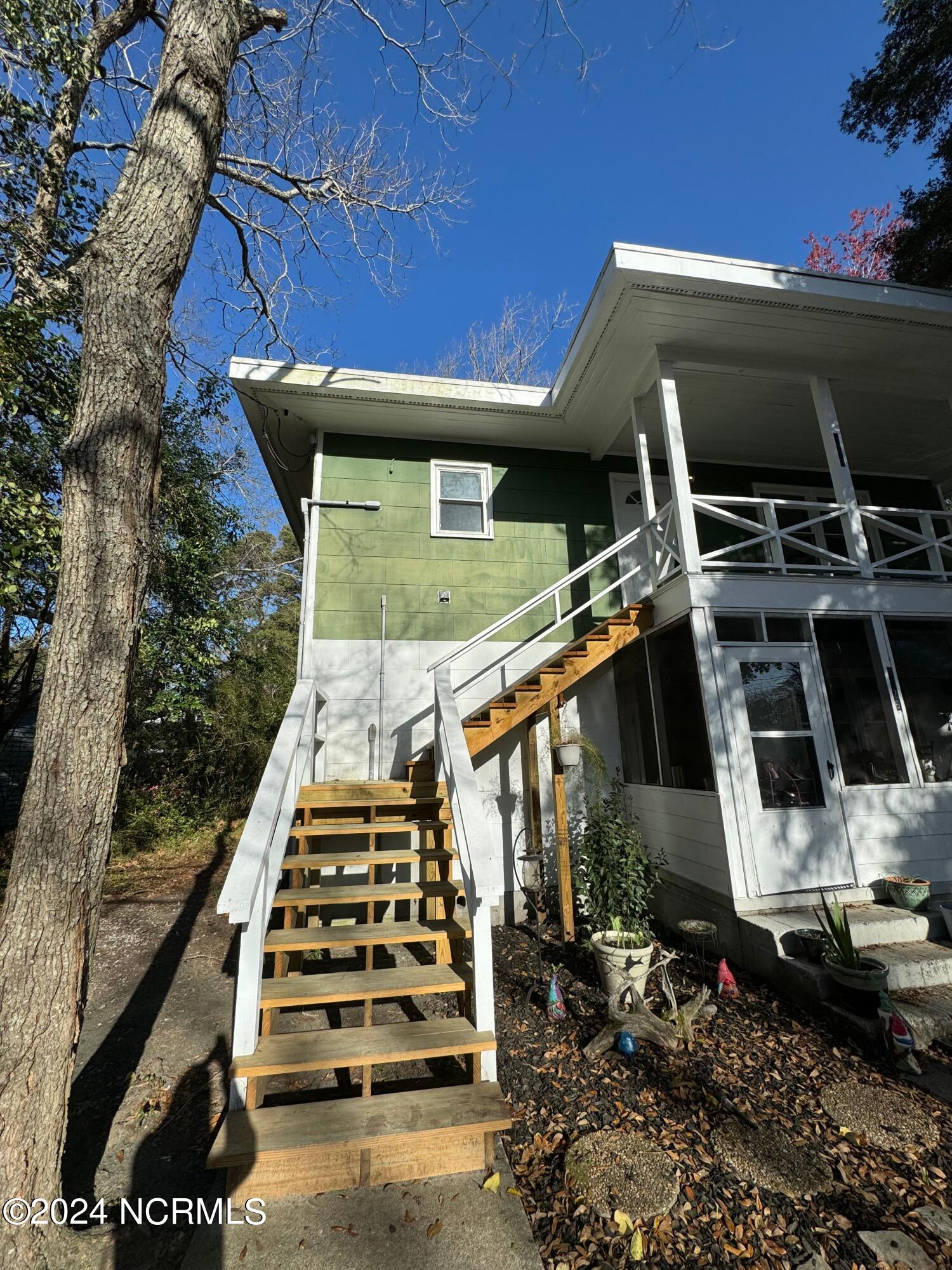 1026 S 43rd Street B Property Photo 1