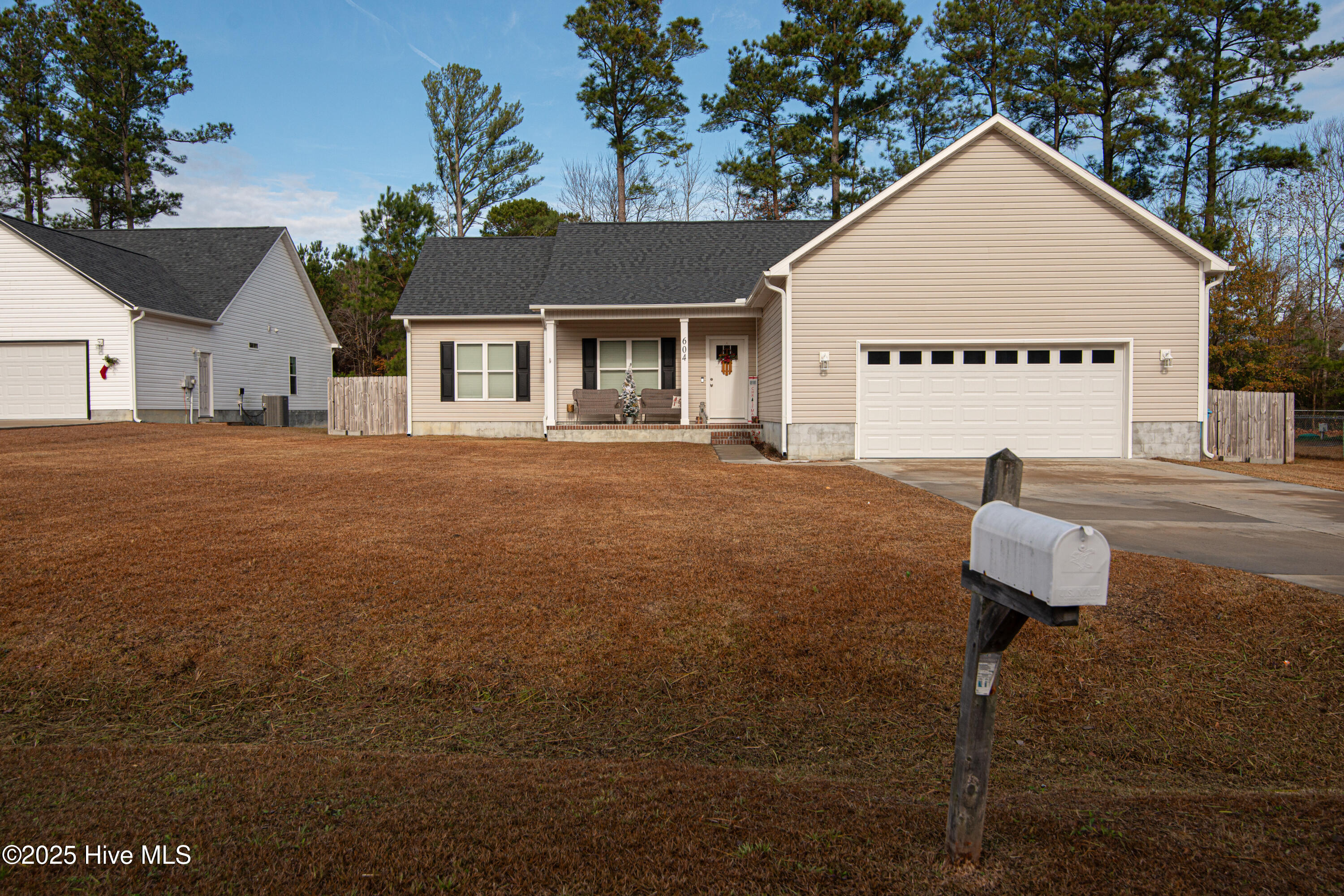 604 Hobbs Drive Property Photo 1