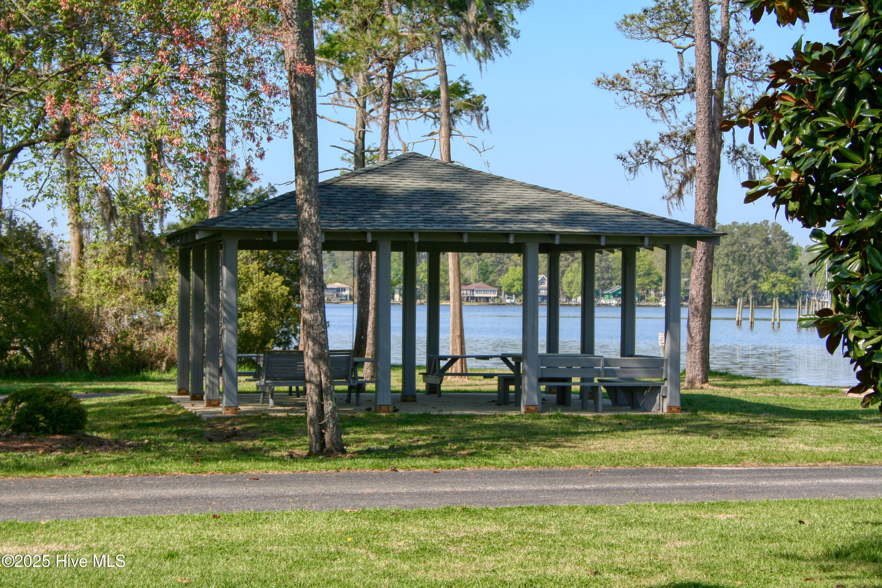 103 Greenbriar Lane Property Photo 6