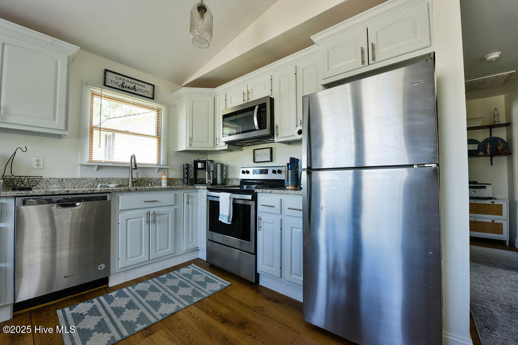 110 King Court Property Photo 8