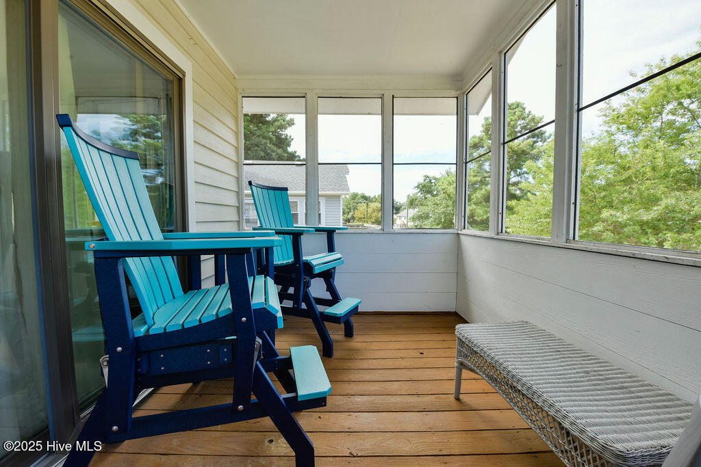 110 King Court Property Photo 16