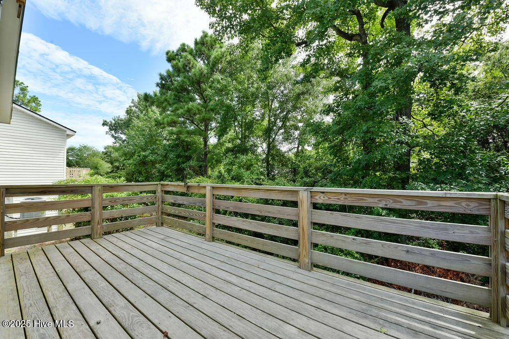 110 King Court Property Photo 18