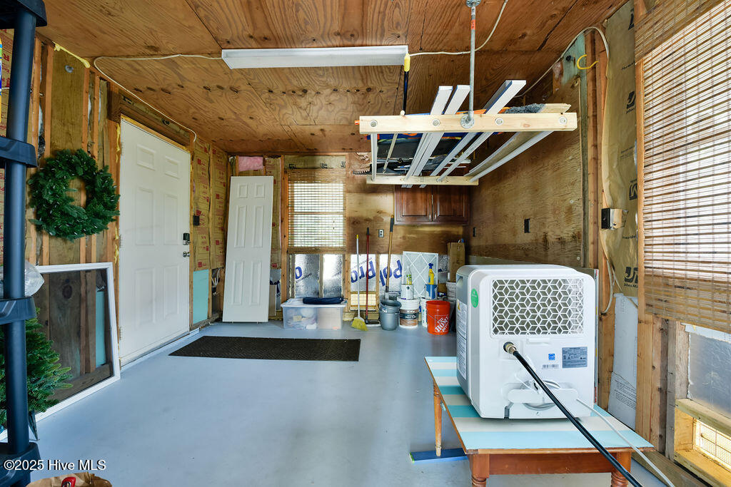 110 King Court Property Photo 23