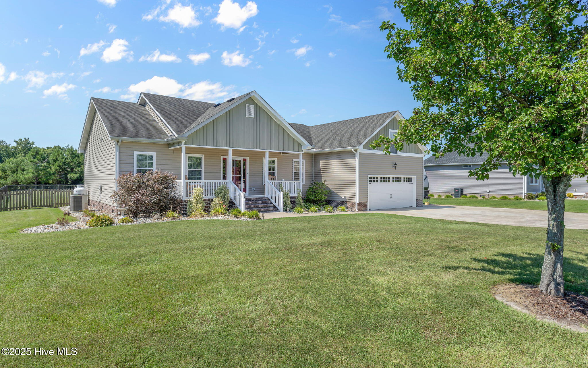 140 Moyock Landing Drive Property Photo 1
