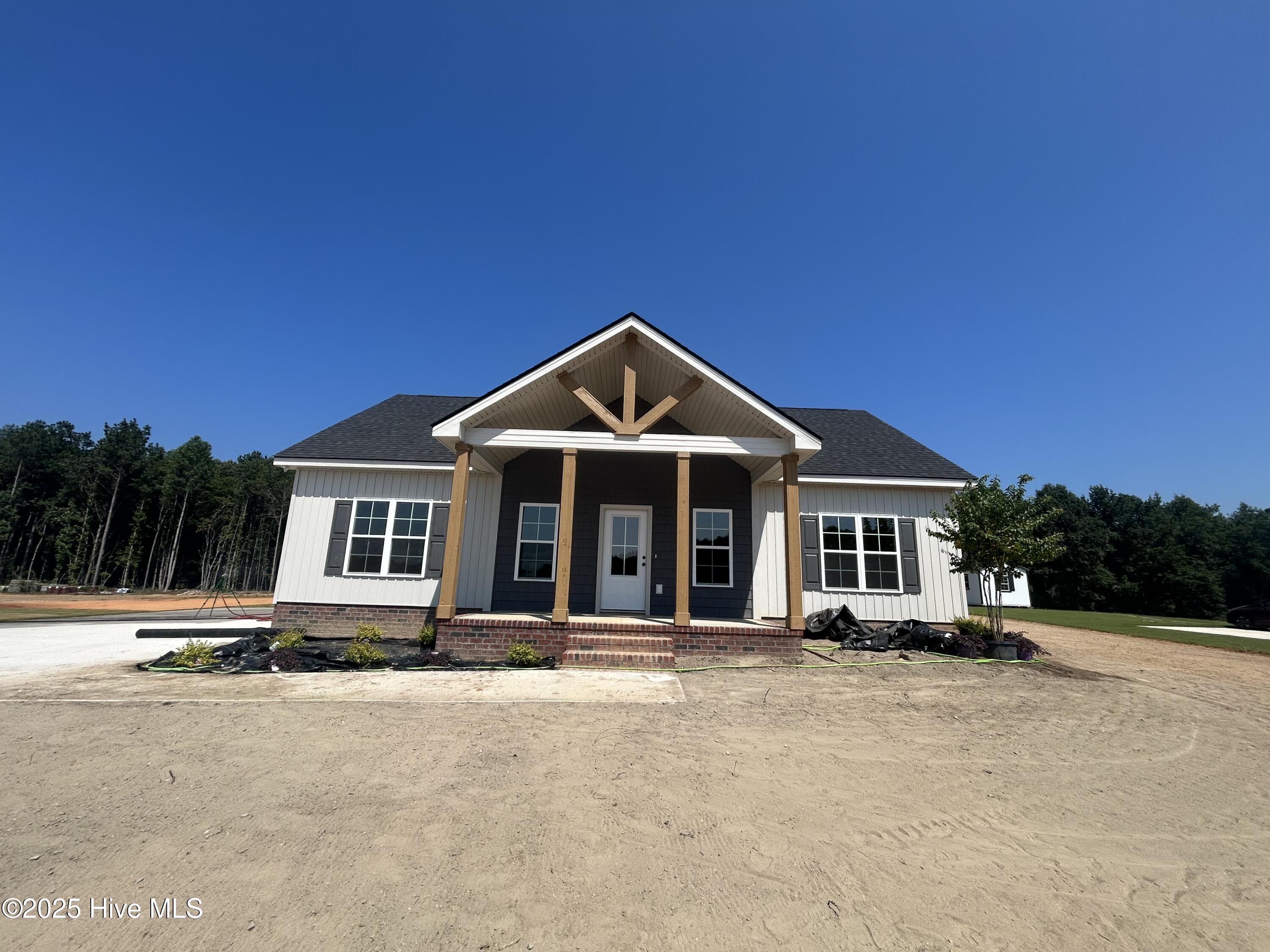 504 Johnny Johnson Road Property Photo 1