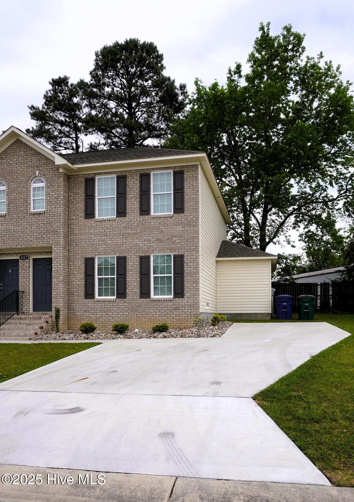1517 Pine Brook Court B Property Photo 1