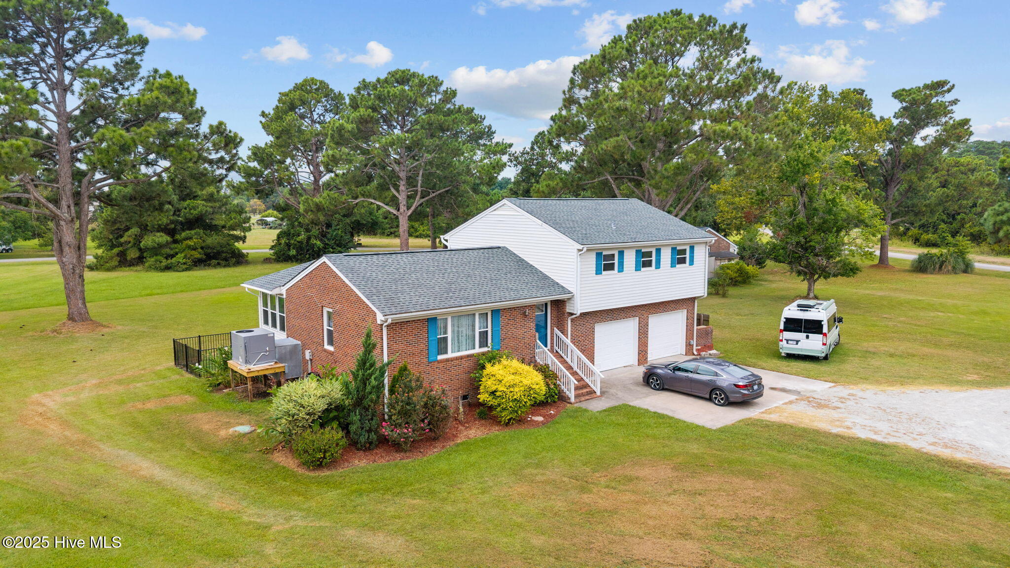 5302 Bogue Drive Property Photo 1