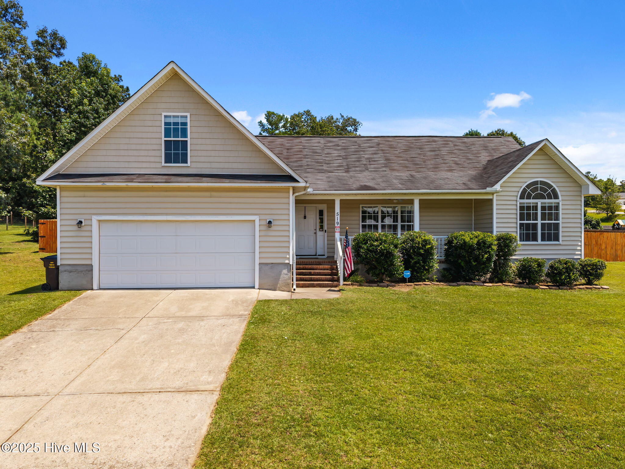 519 Colonial Hills Drive Property Photo 1