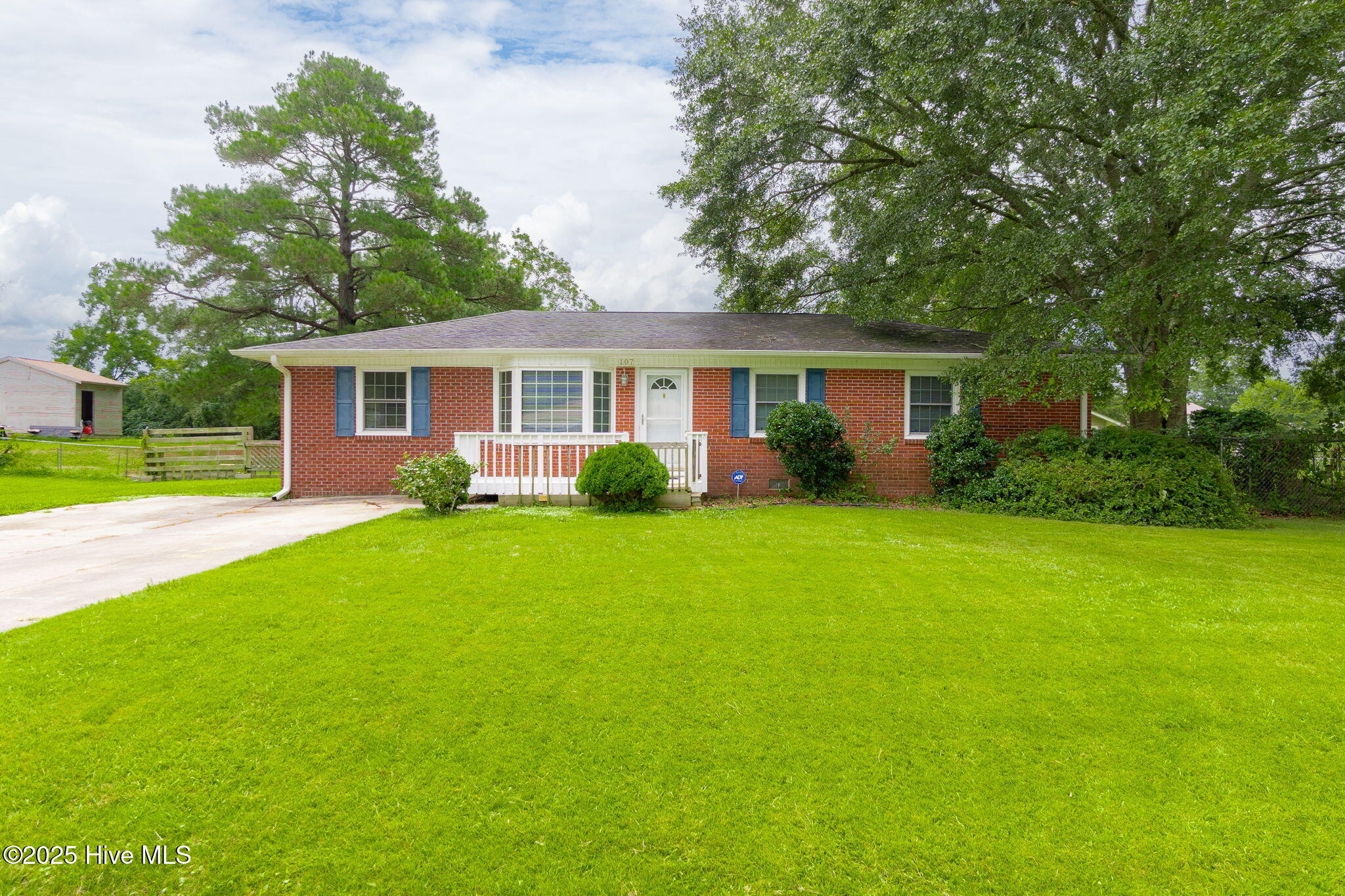 107 Aspen Lane Property Photo 1