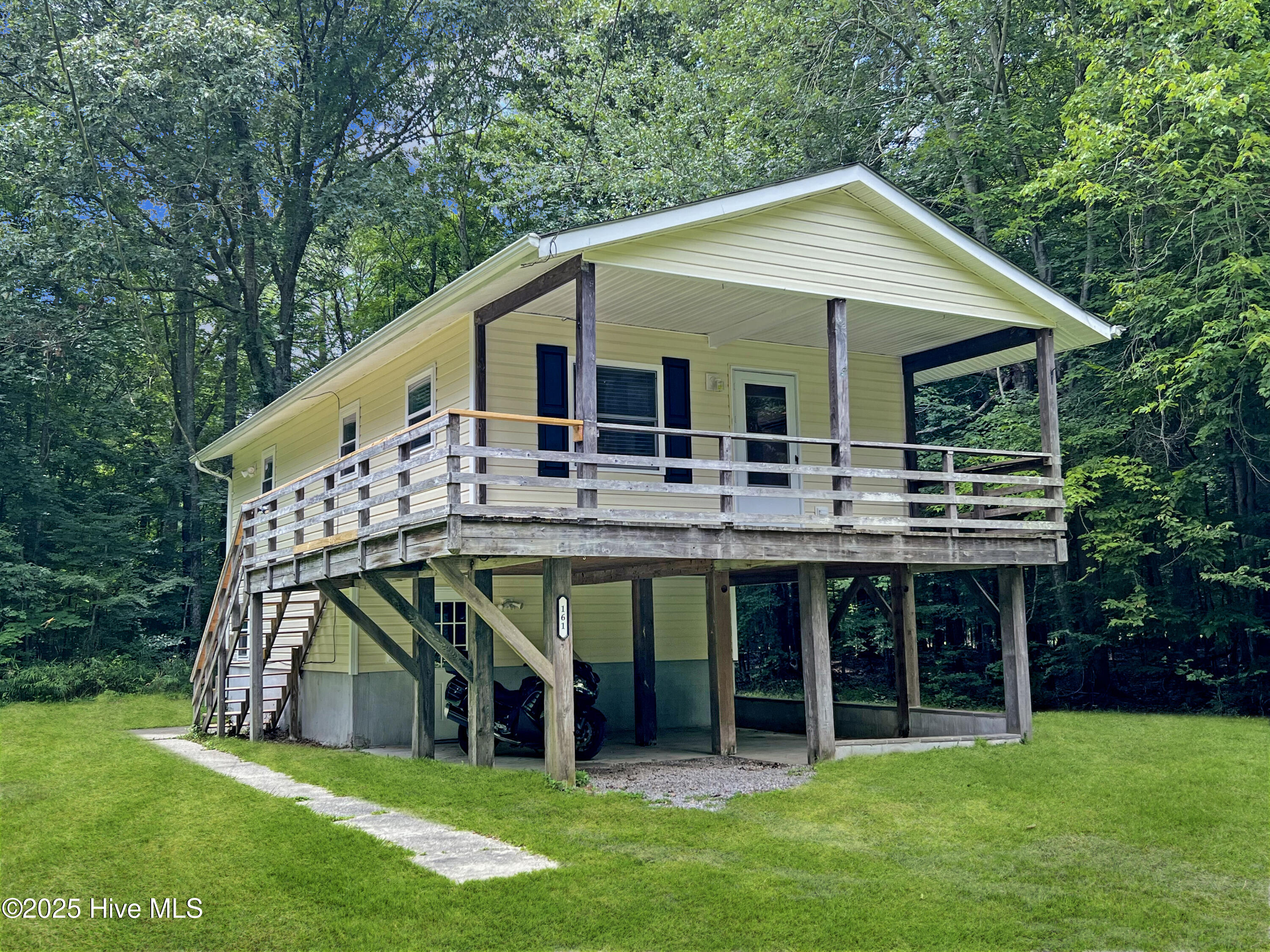 161 Pinewood Trail Property Photo 1