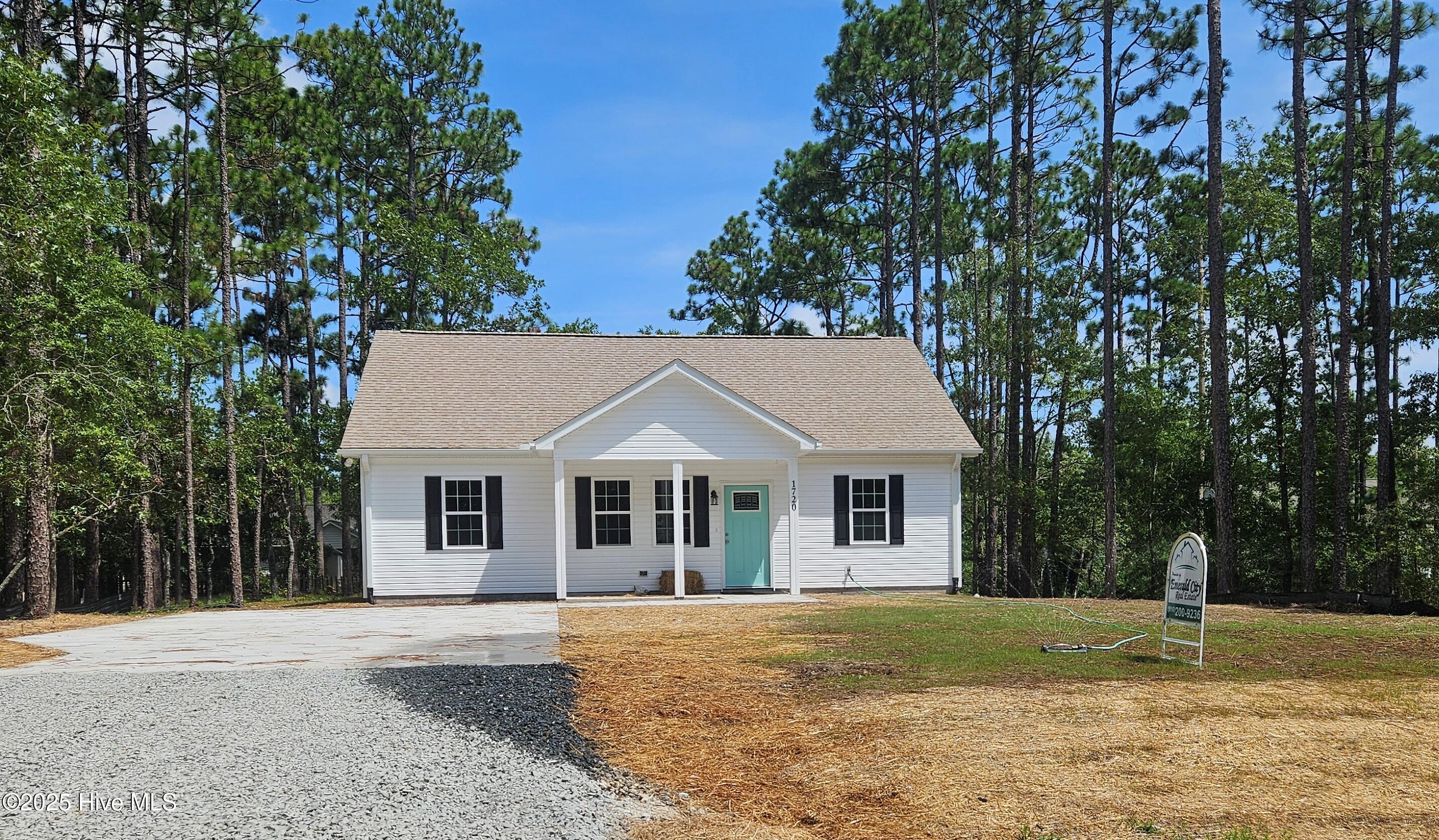 1720 Raeford Road Property Photo 1