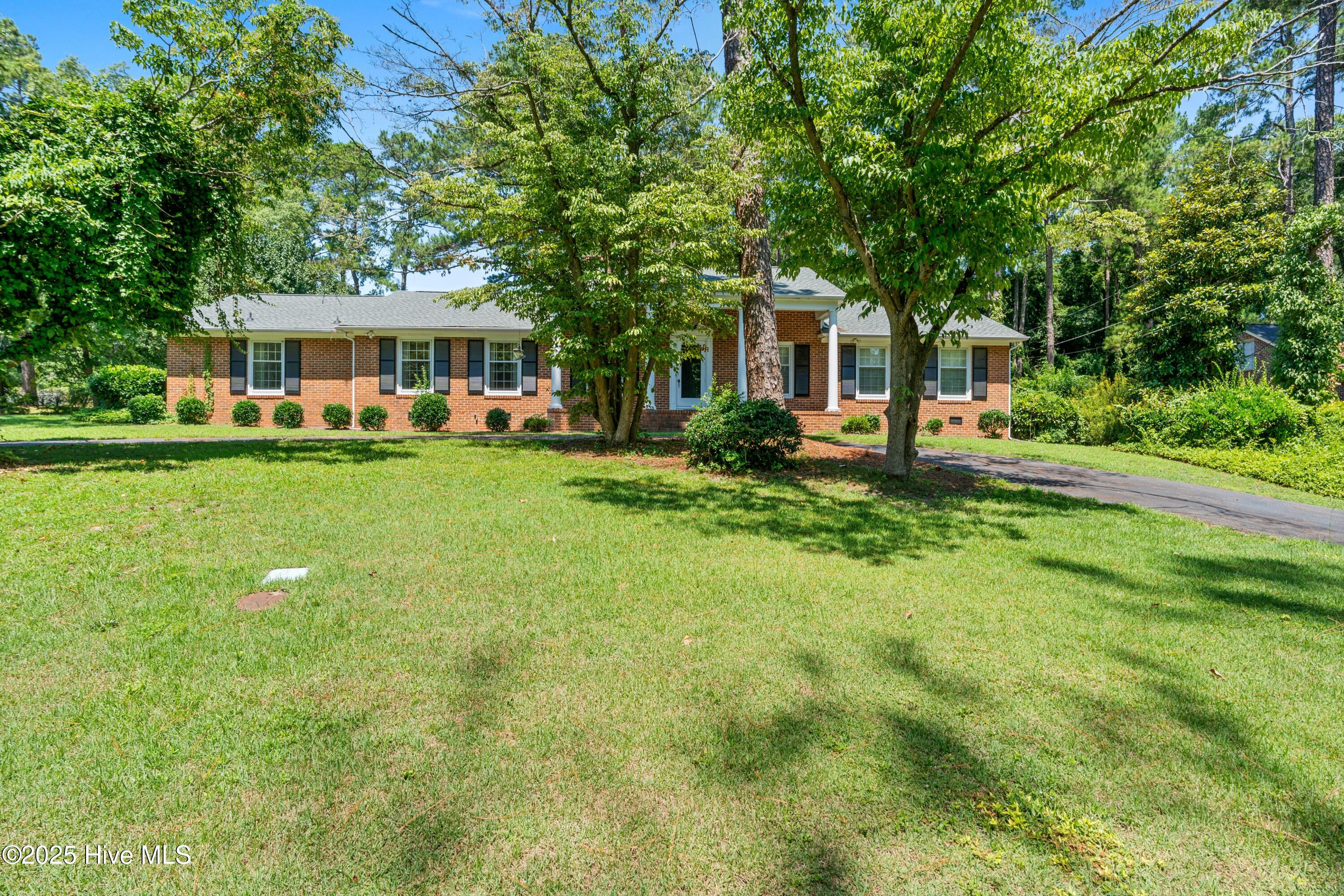 1401 Carolina Drive Property Photo 1