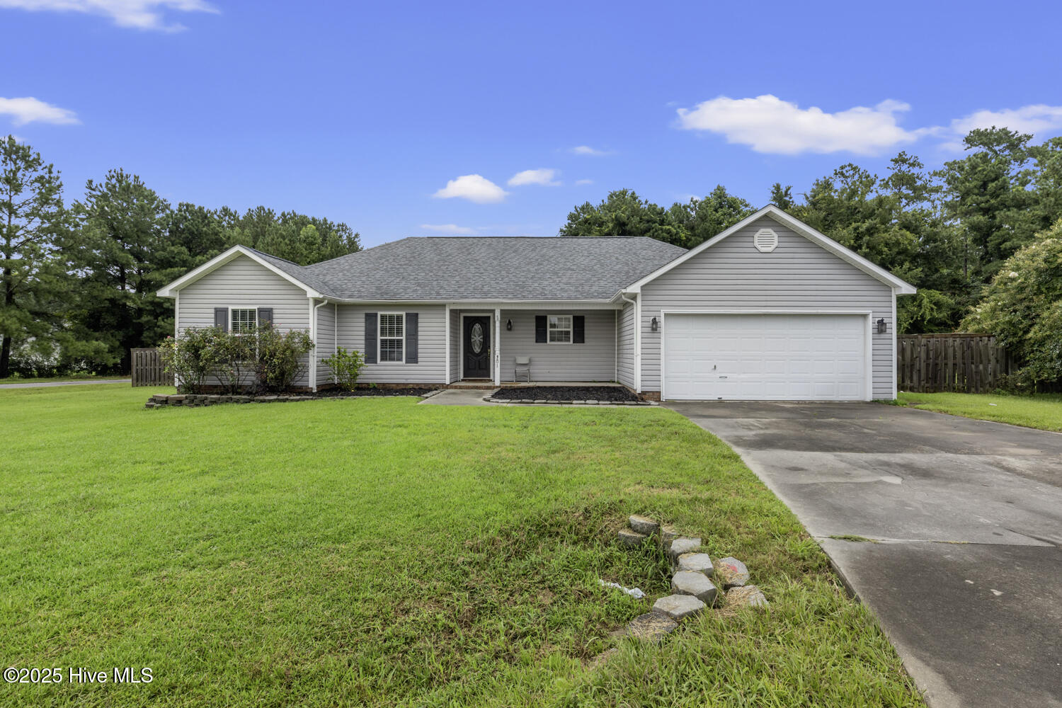 101 Sand Court Property Photo 1