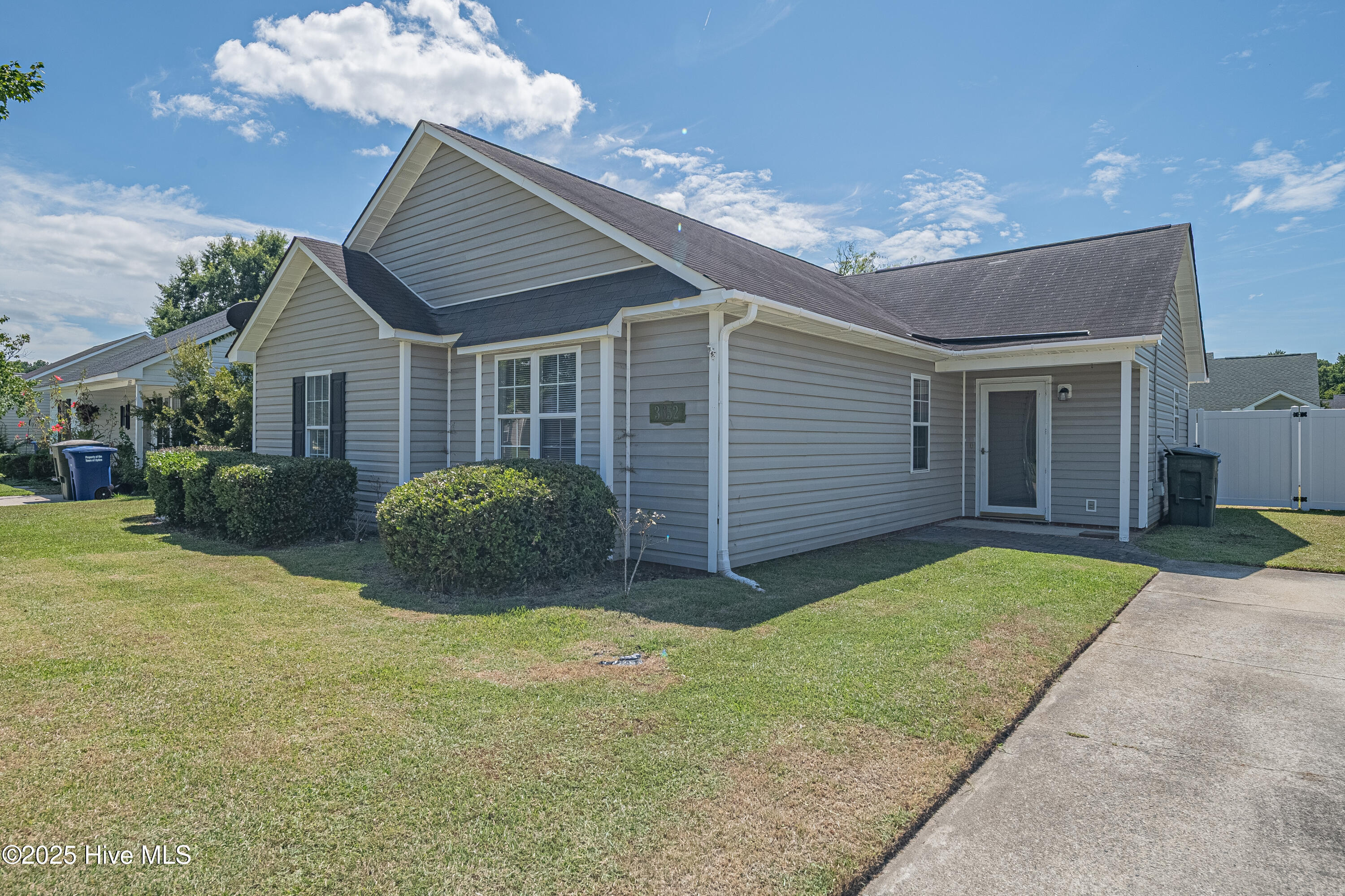 3652 Highland Drive Property Photo 1