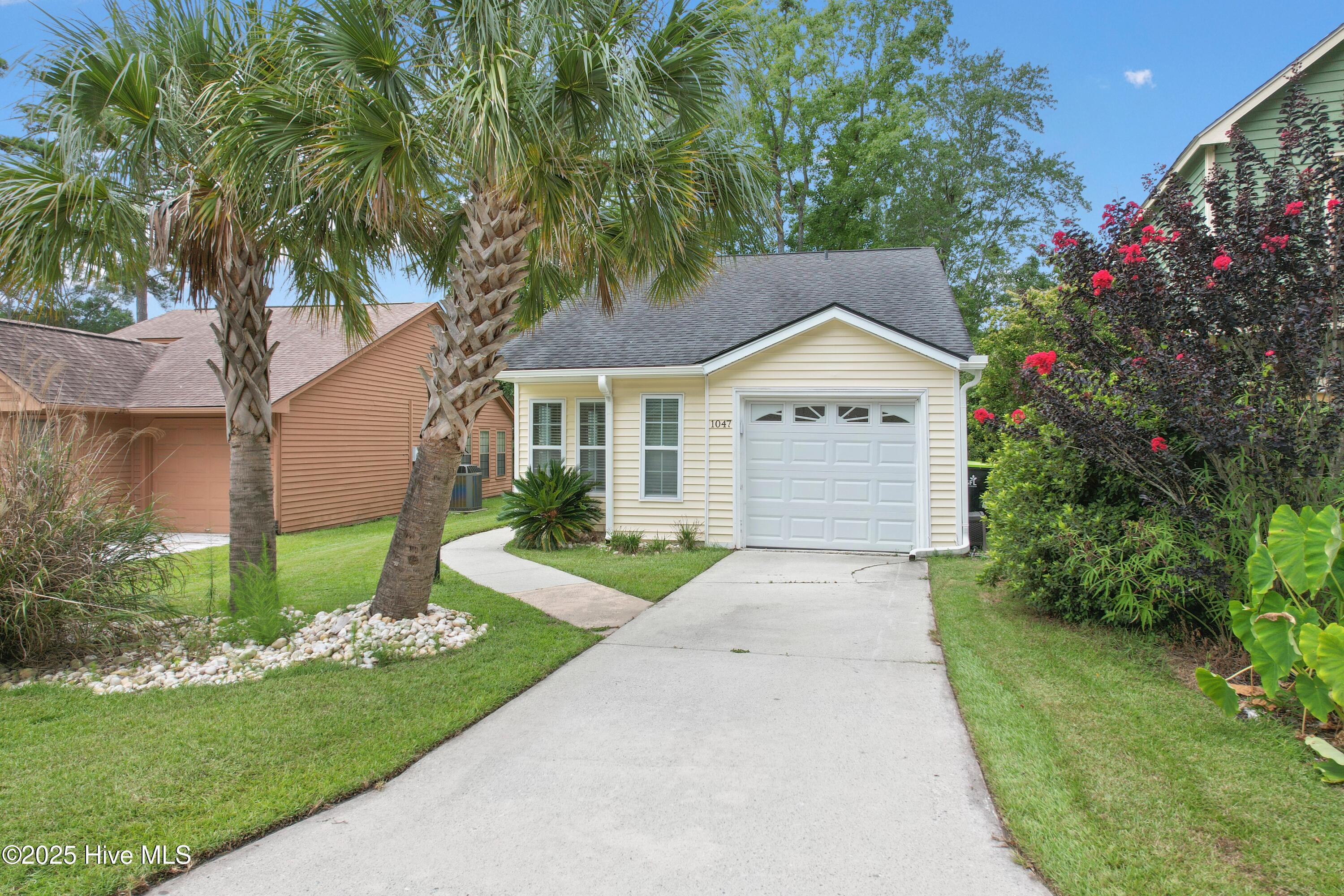 1047 Valley Drive Property Photo 1