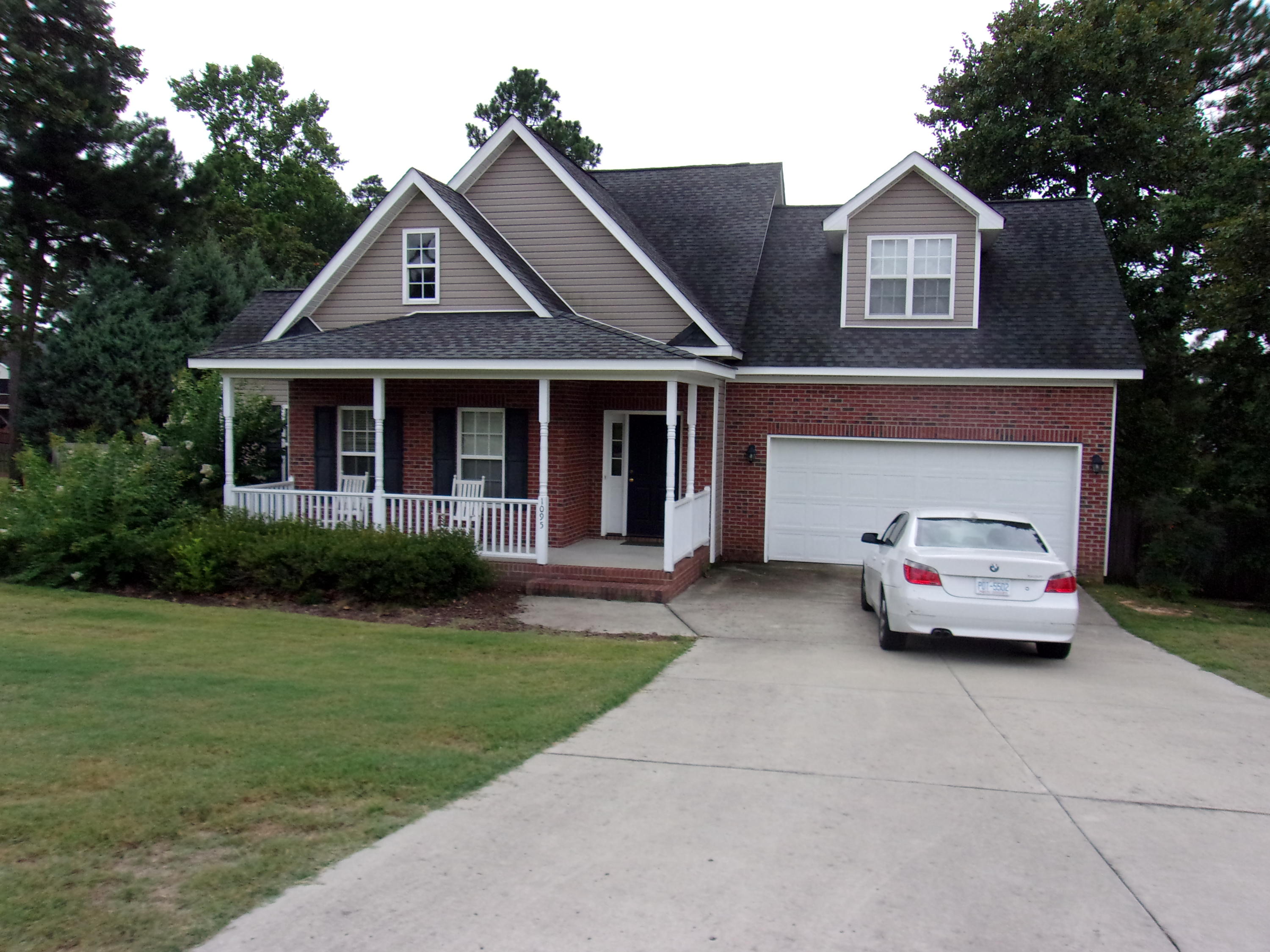 1095 Magnolia Drive Property Photo 1