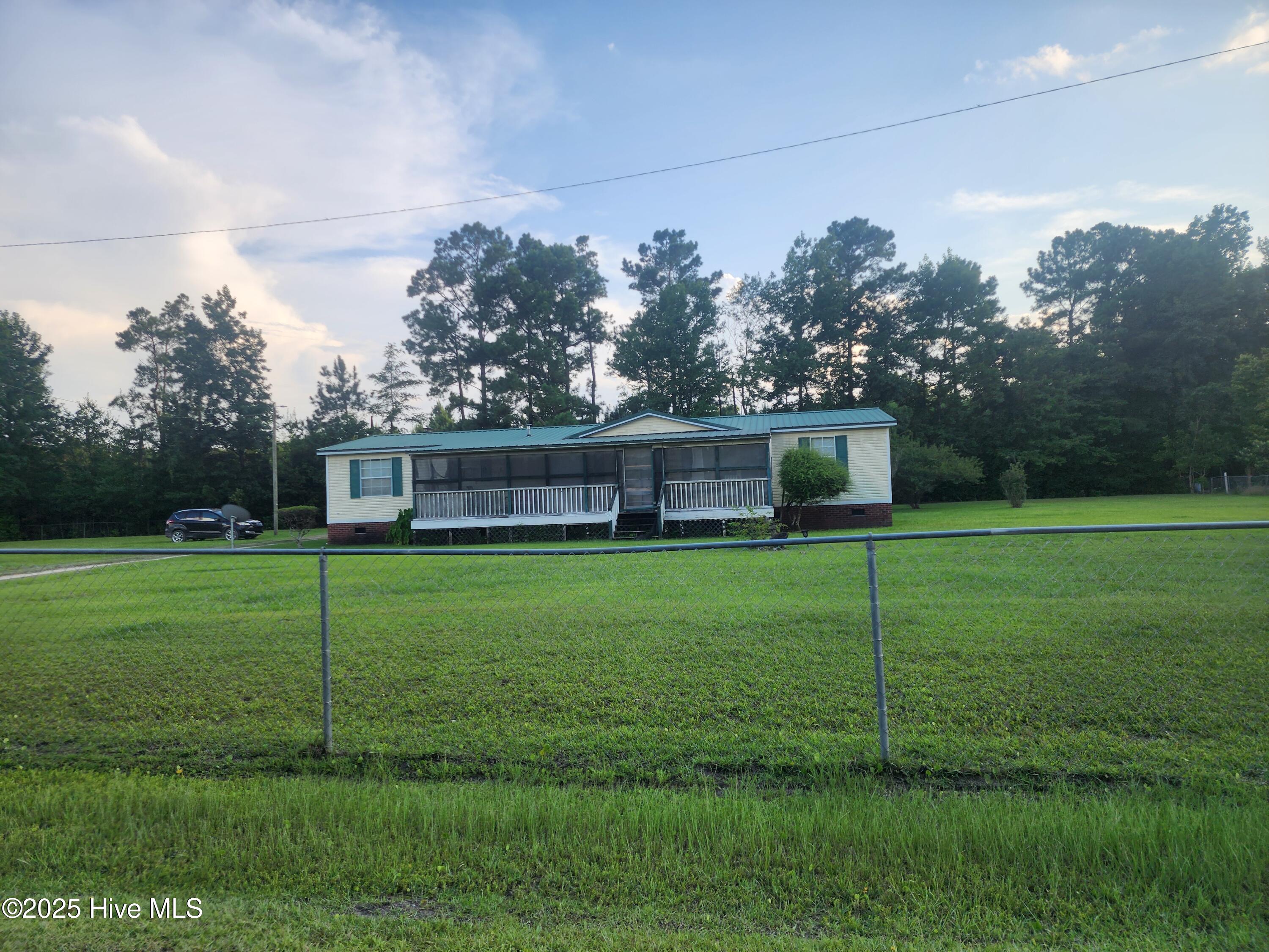 585 Sycamore Drive Property Photo 1