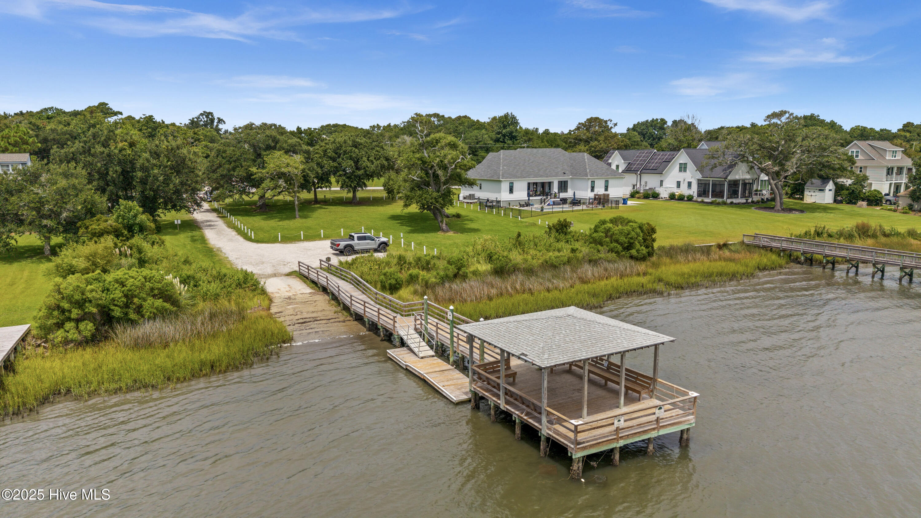 26 W Scarborough Court Property Photo 2