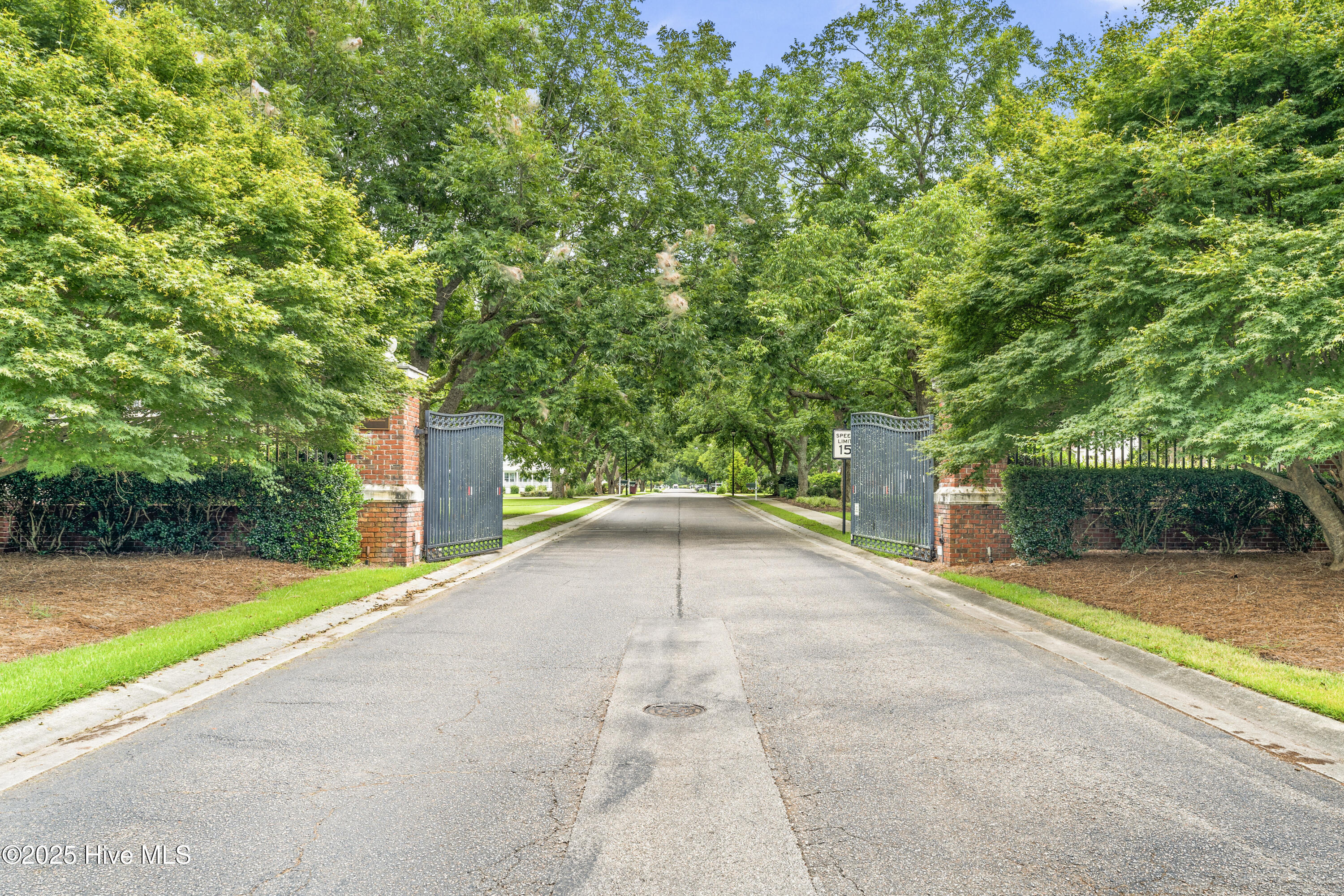 26 W Scarborough Court Property Photo 10