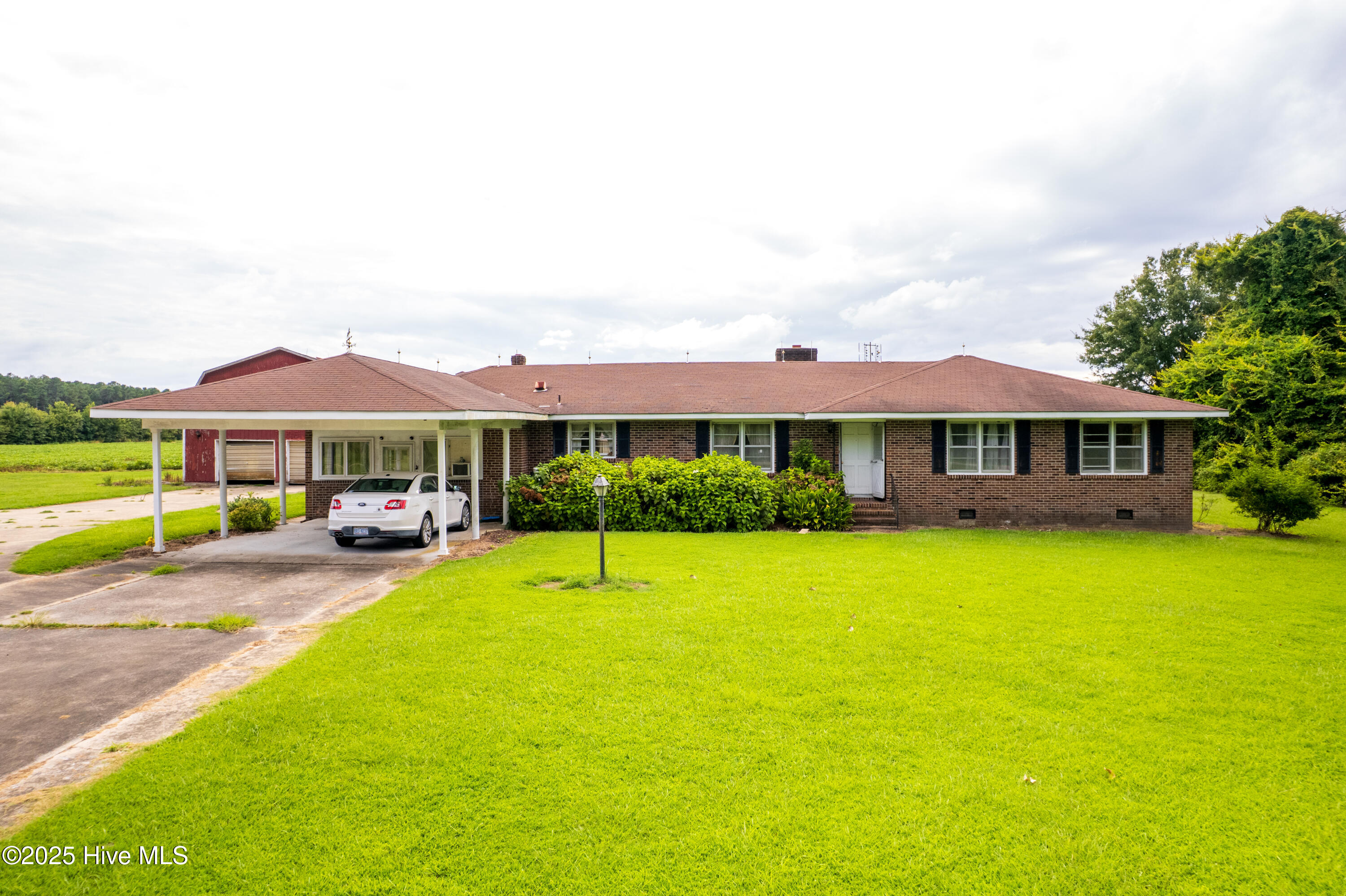 587 Beech Springs Road Property Photo 1