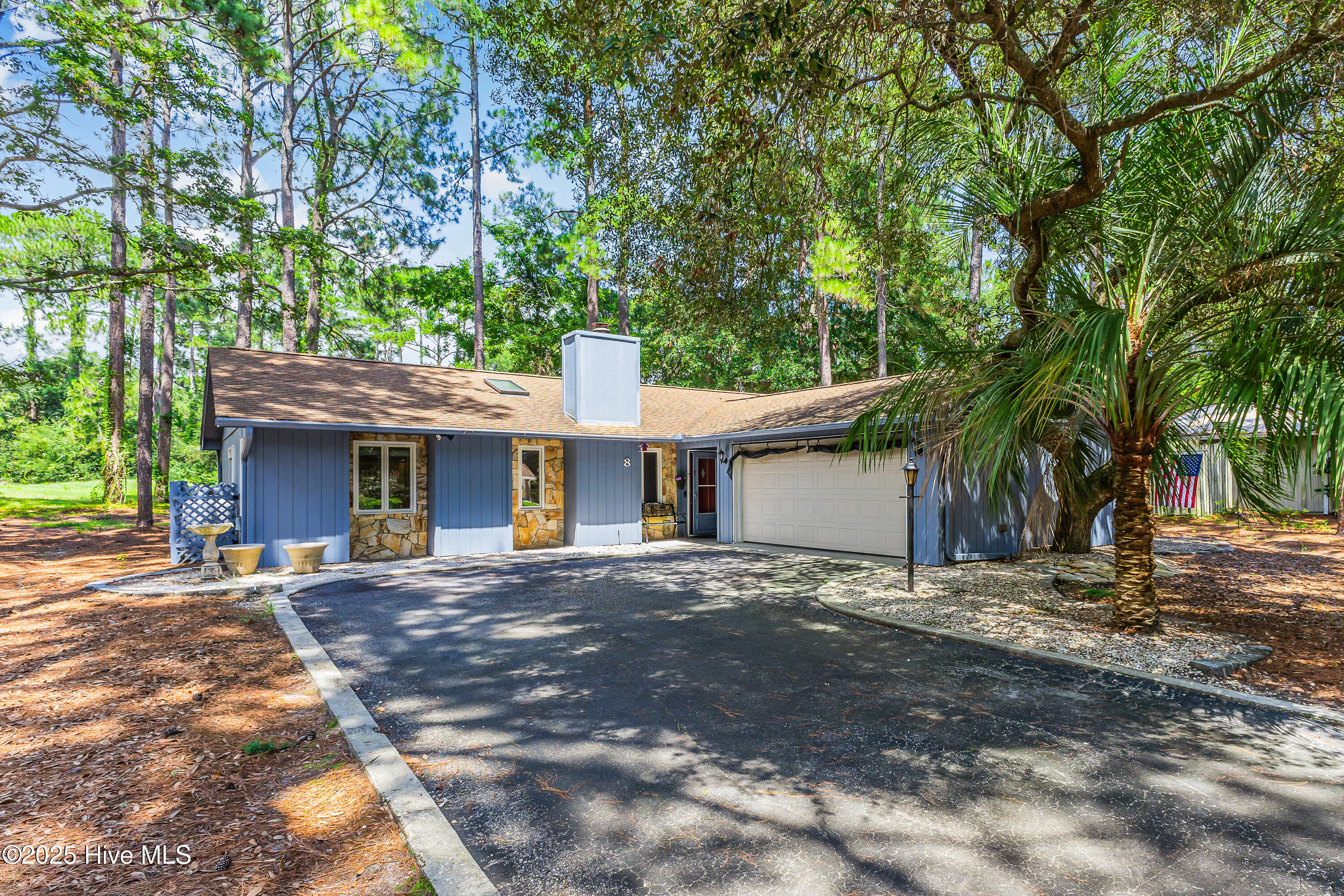 8 E Pine Court Property Photo 1