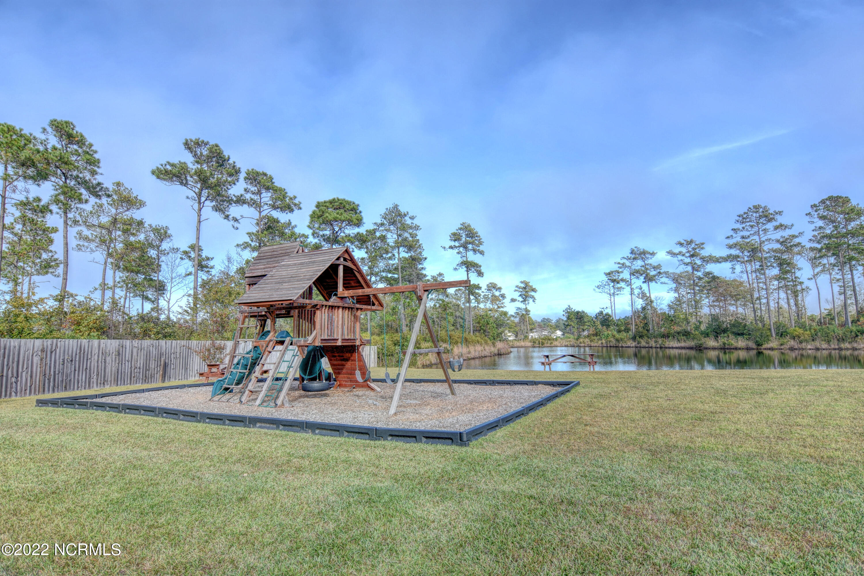 401 118 Harrison Court Property Photo 18