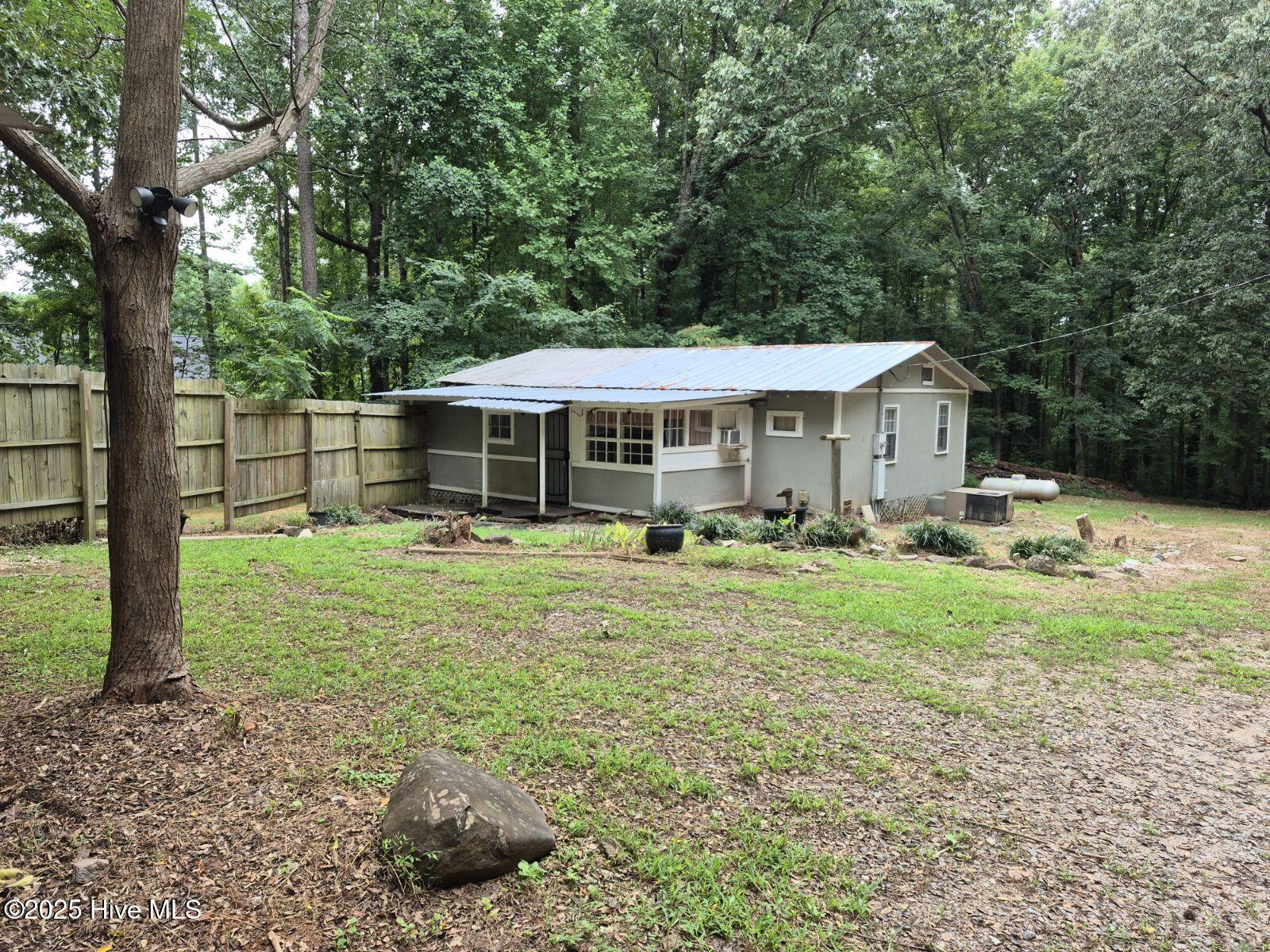100523804 Property Photo 1
