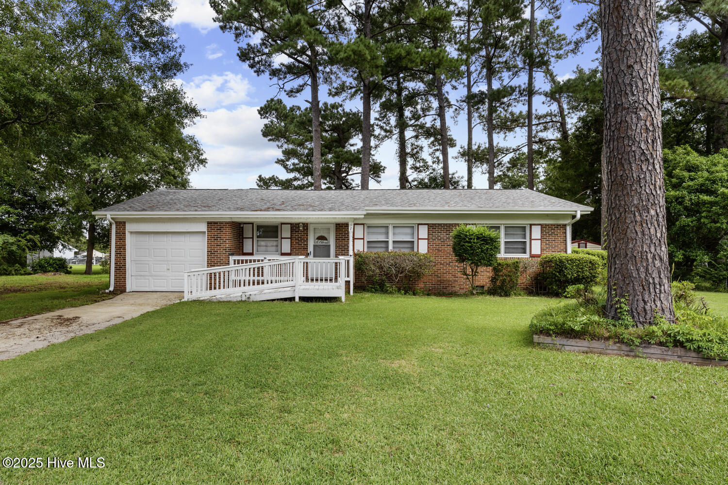 1 Lee Court Property Photo 1