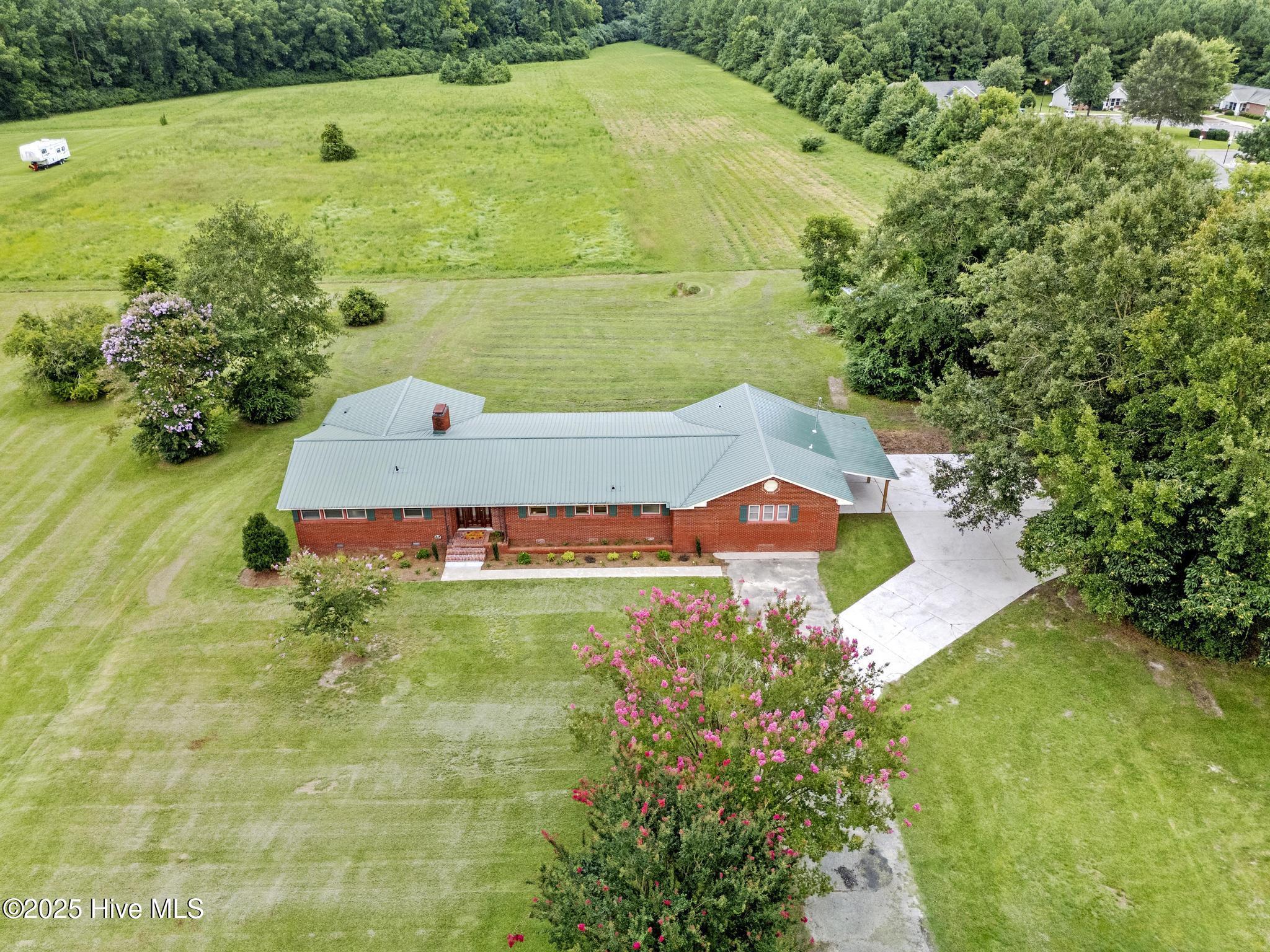 293 Old Chinquapin Road Property Photo 1
