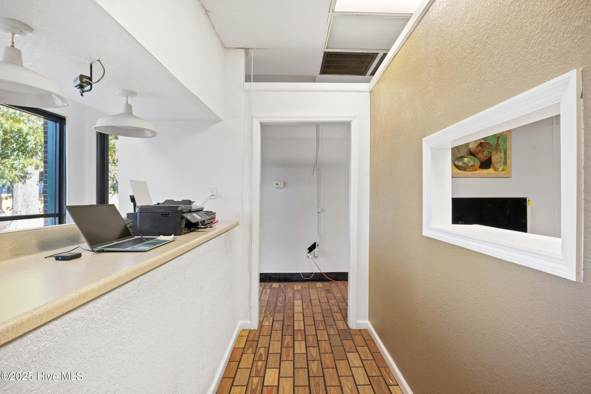 1122 W Main Street Property Photo 5