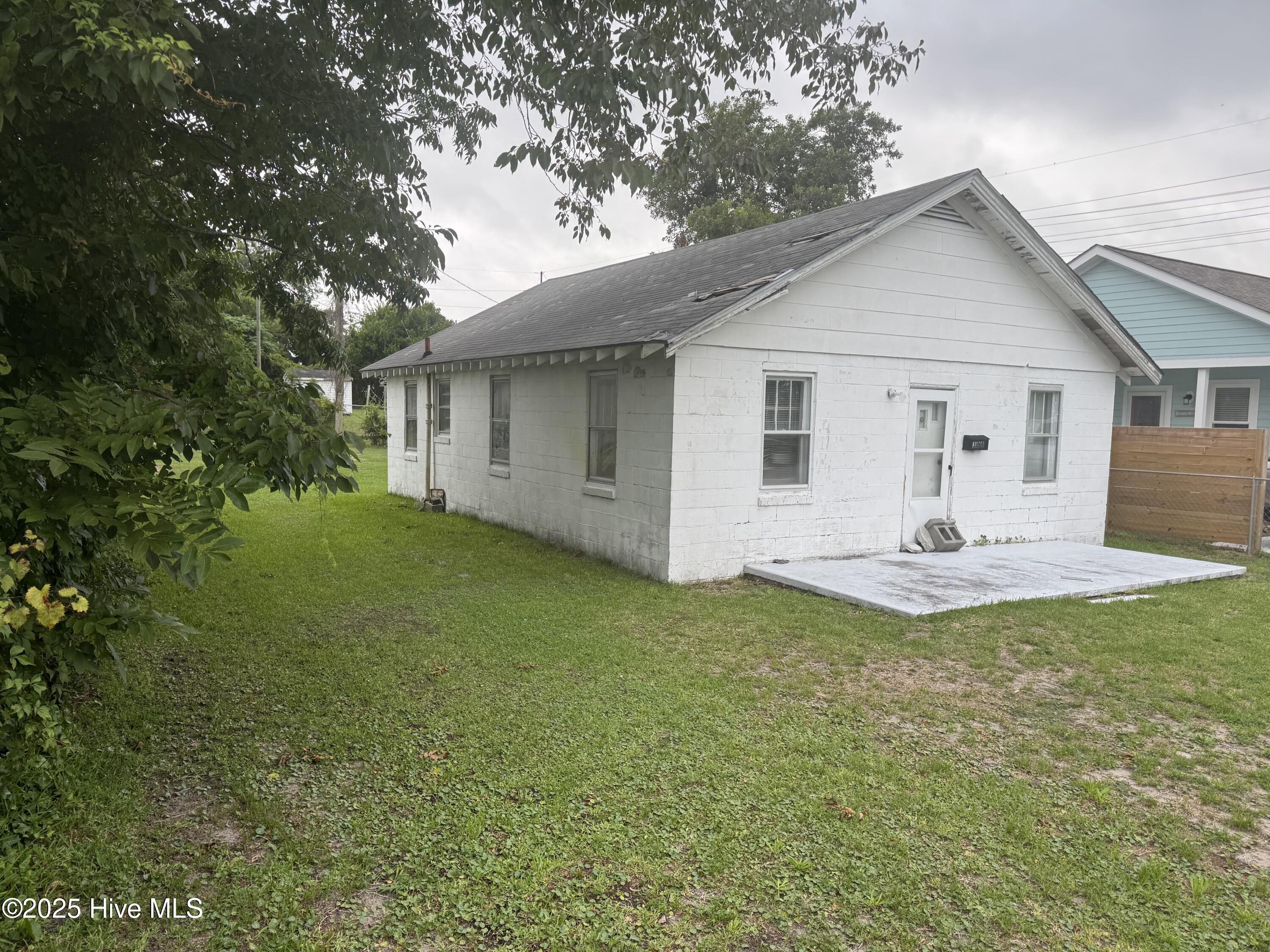 305 N 15th Street Property Photo 1